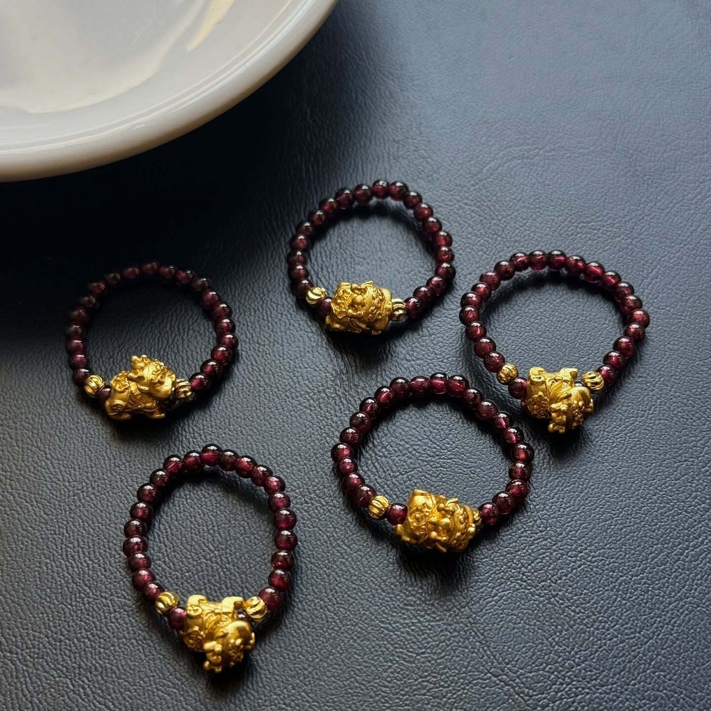 [原石] 石榴石+醒獅 彈性繩戒指