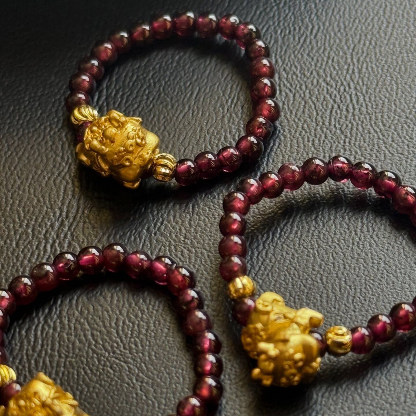 [原石] 石榴石+醒獅 彈性繩戒指