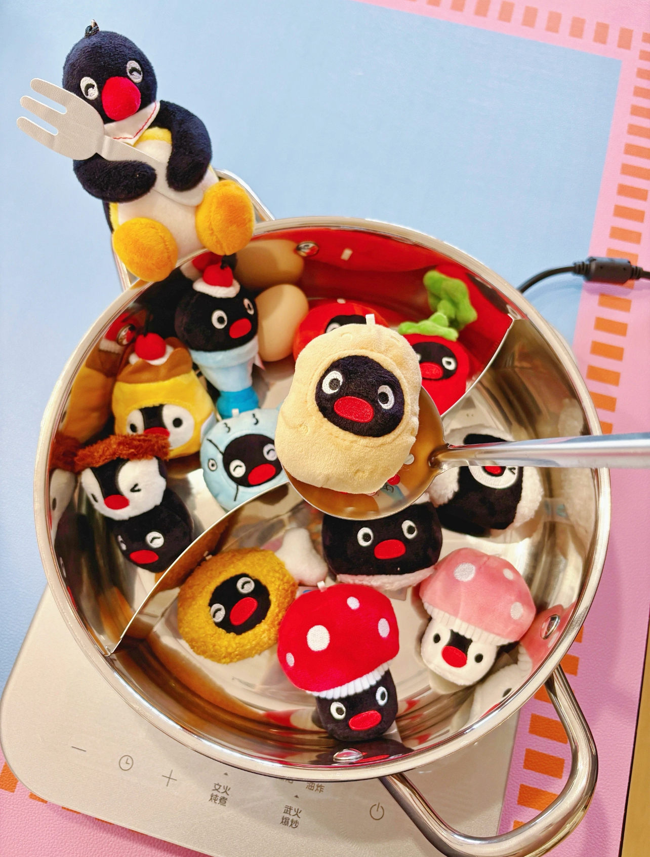 代購-<500元左右交換禮物>正版授權 PINGU 企鵝家族 美味生活系列 毛絨 磁鐵（附小掛件）