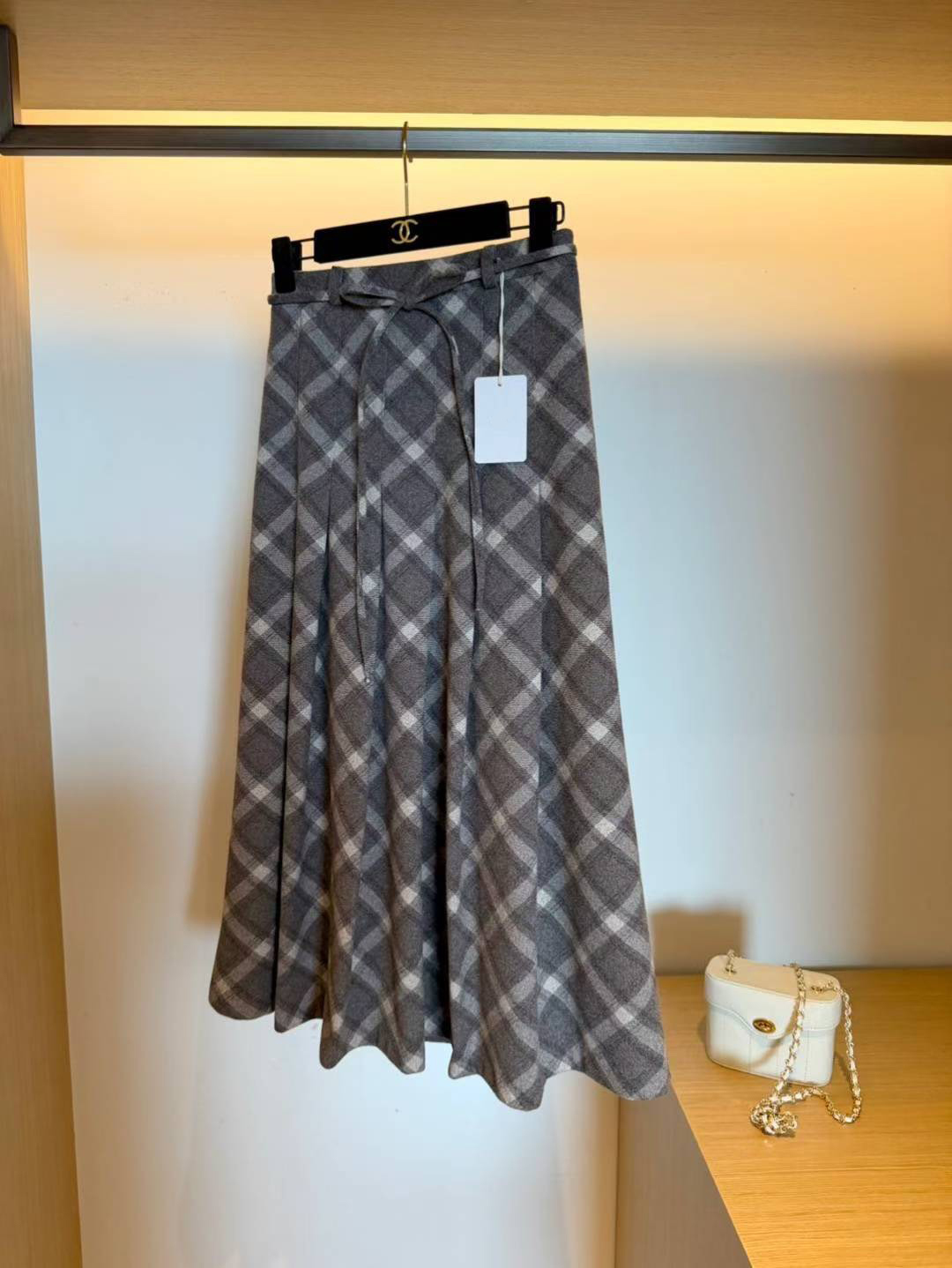 腰頭綁帶造型配色斜格紋傘擺長裙-F / 2色