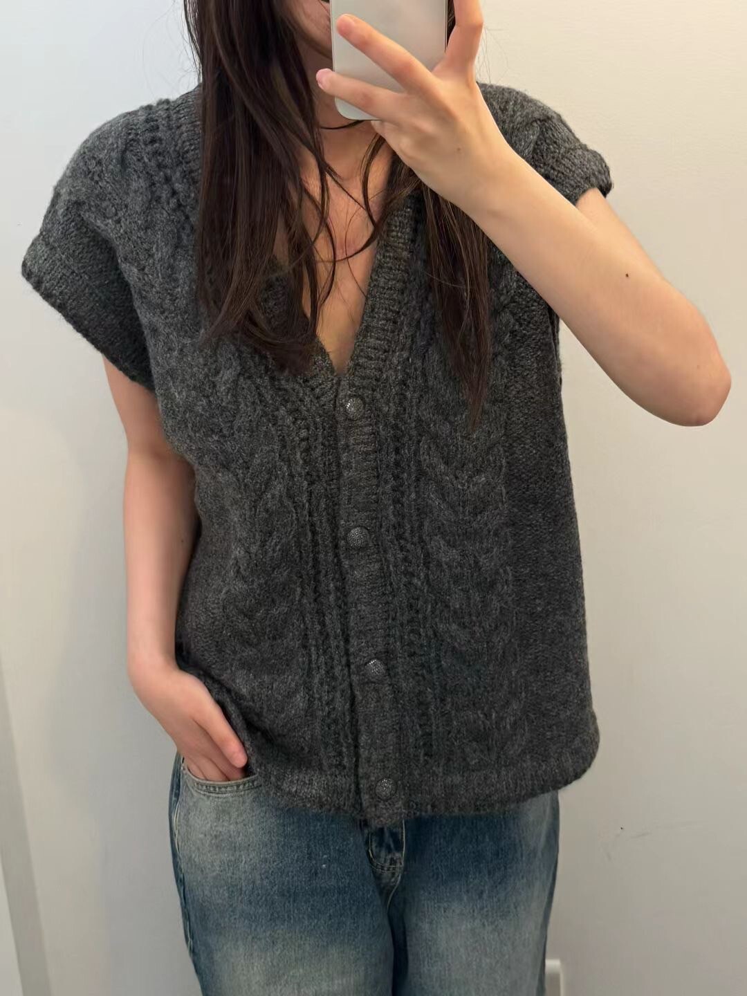 寬細麻花編織感寬肩V領針織背心上衣 / 2色