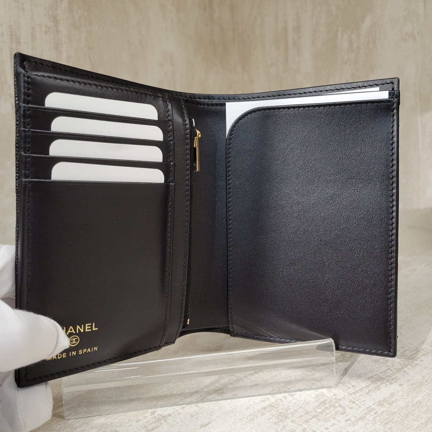 CHANEL AP5018 PASSPORT HOLDER BLACK GOLD LOGO 2CM 黑色 牛皮 護照萬用套