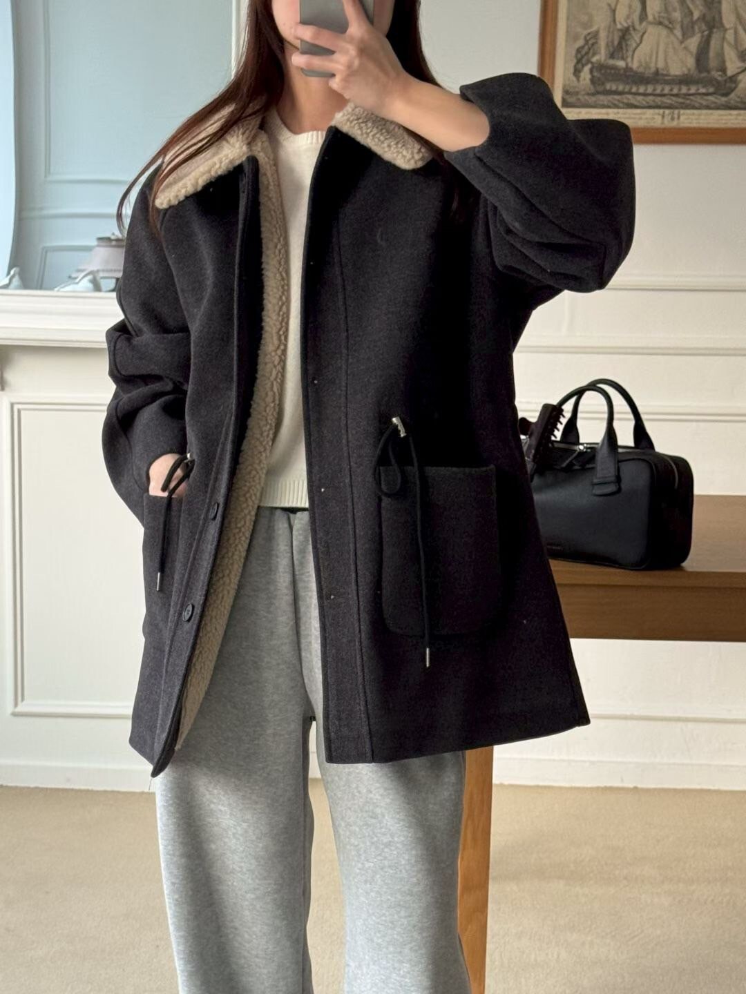 經典黑配色QQ毛翻領造型縮腰排釦外套