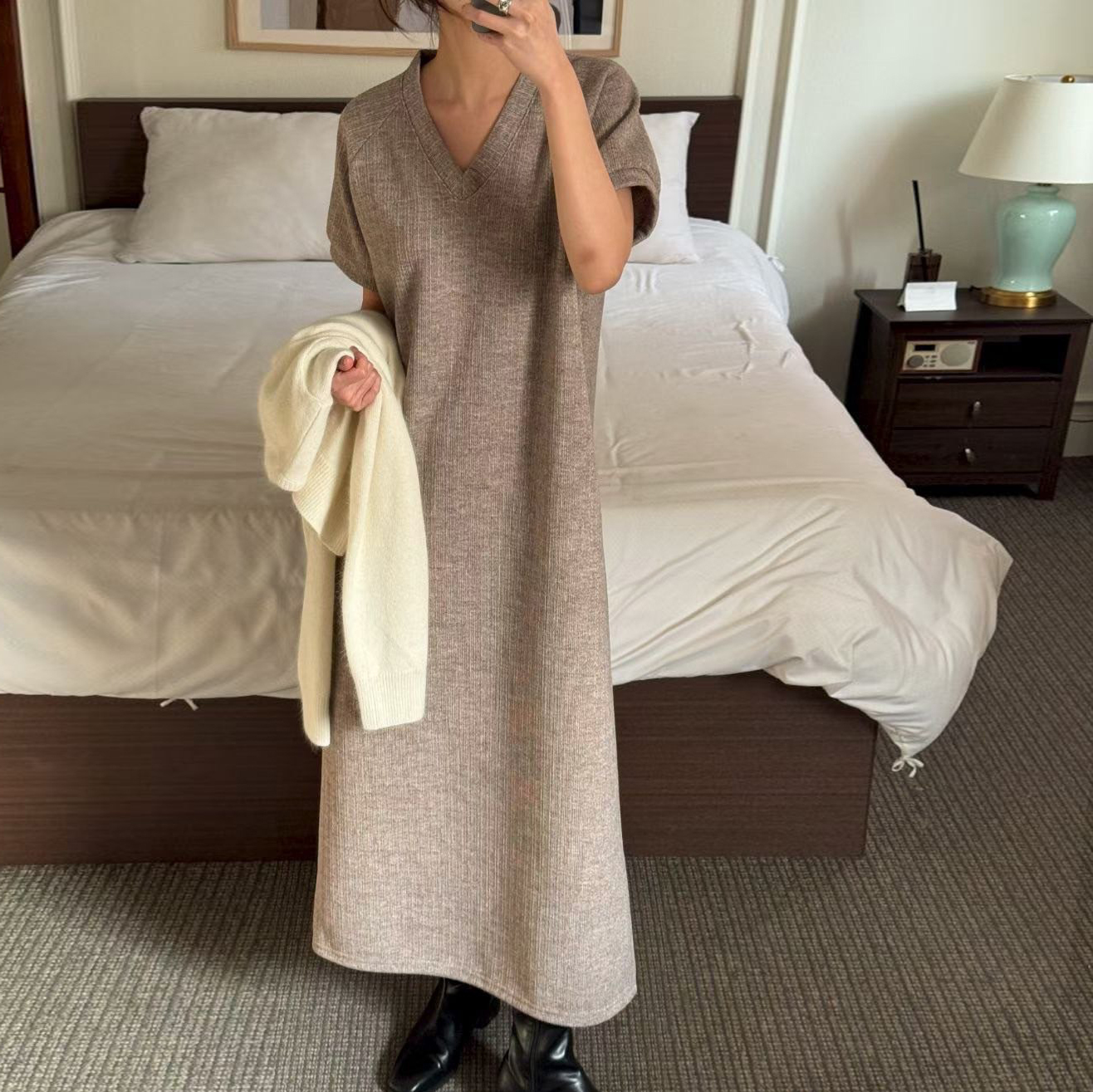 氣質女子V領落肩澎澎袖織紋感長洋裝 / 2色