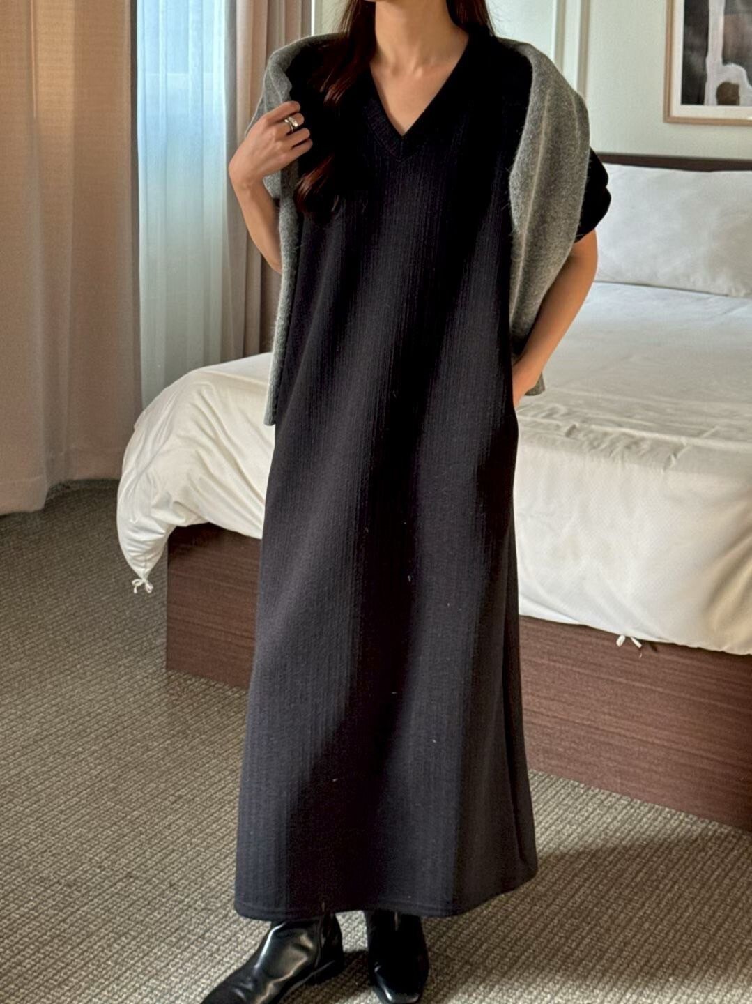 氣質女子V領落肩澎澎袖織紋感長洋裝 / 2色