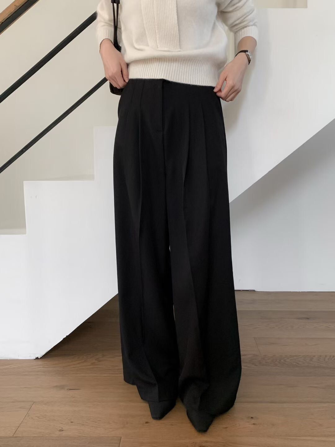 長腿女子打褶造型落地西裝褲長褲-S-Ｍ / 2色
