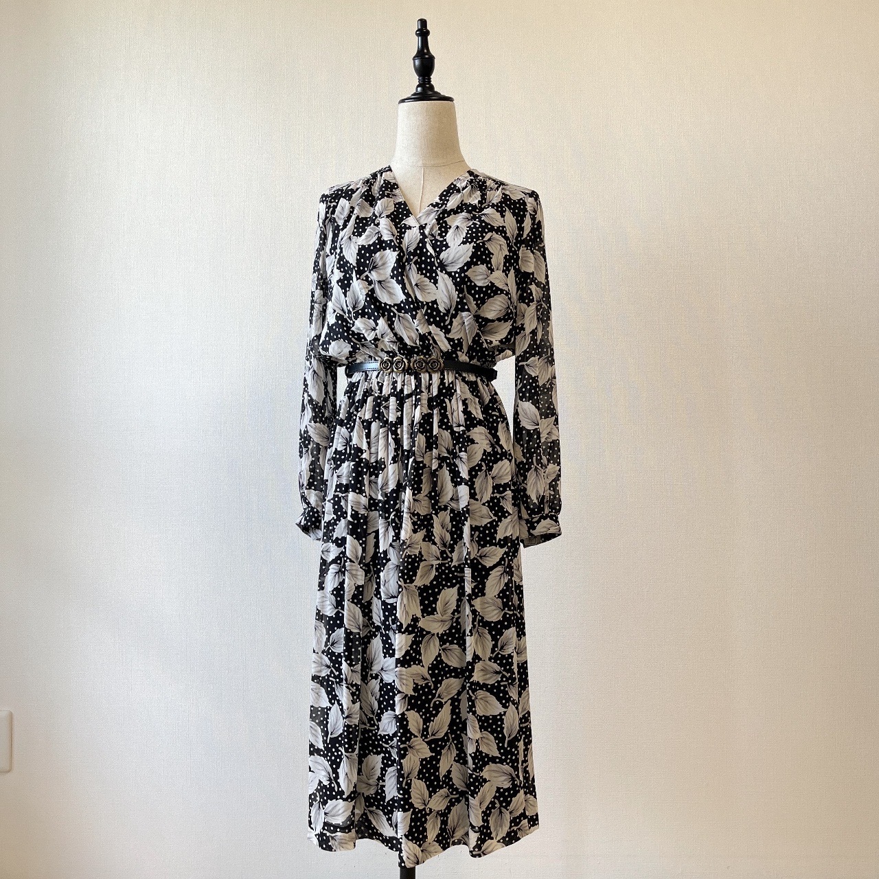 黑色波點樹葉圖案雪紡連身裙