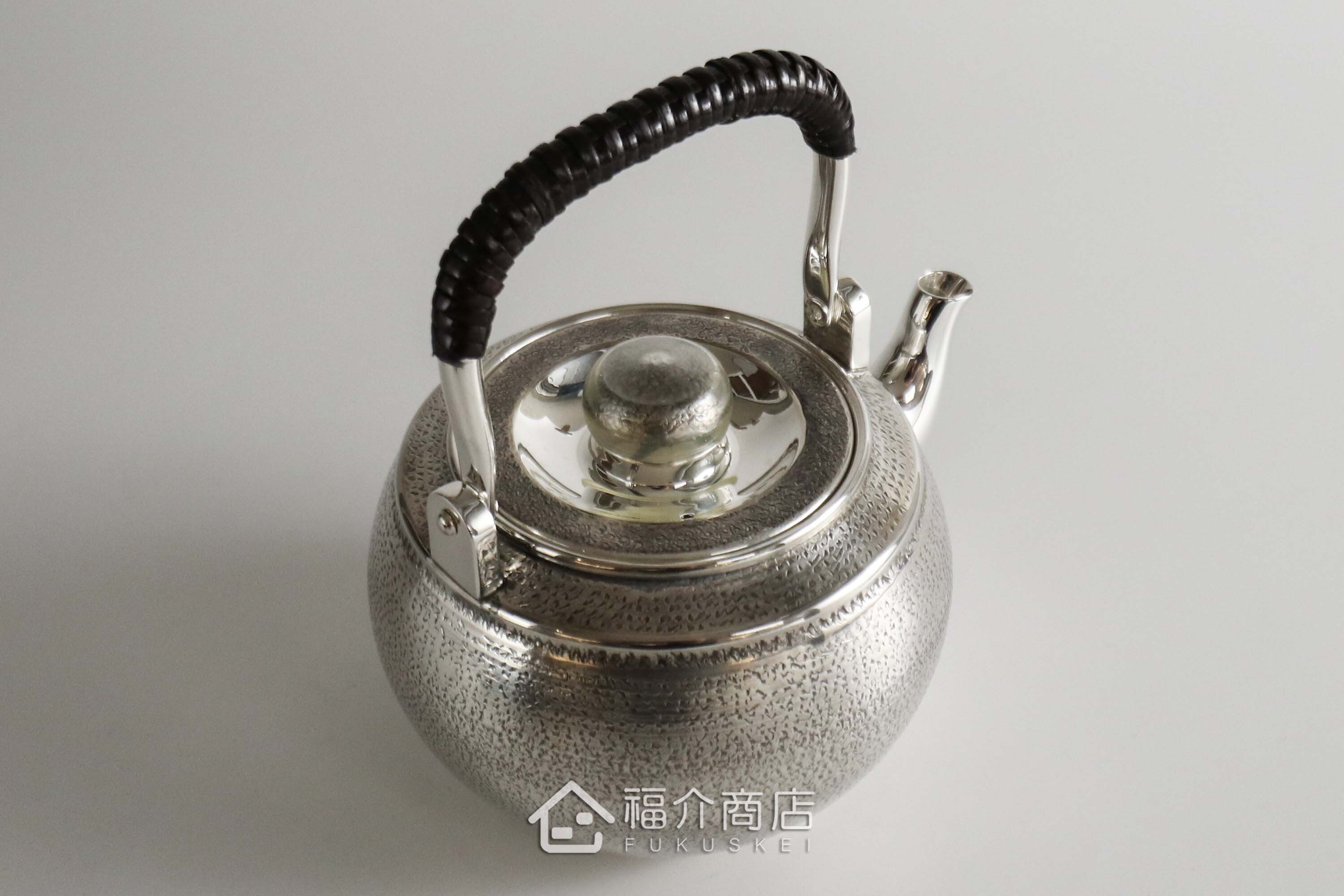泡茶用的日本純銀茶壺