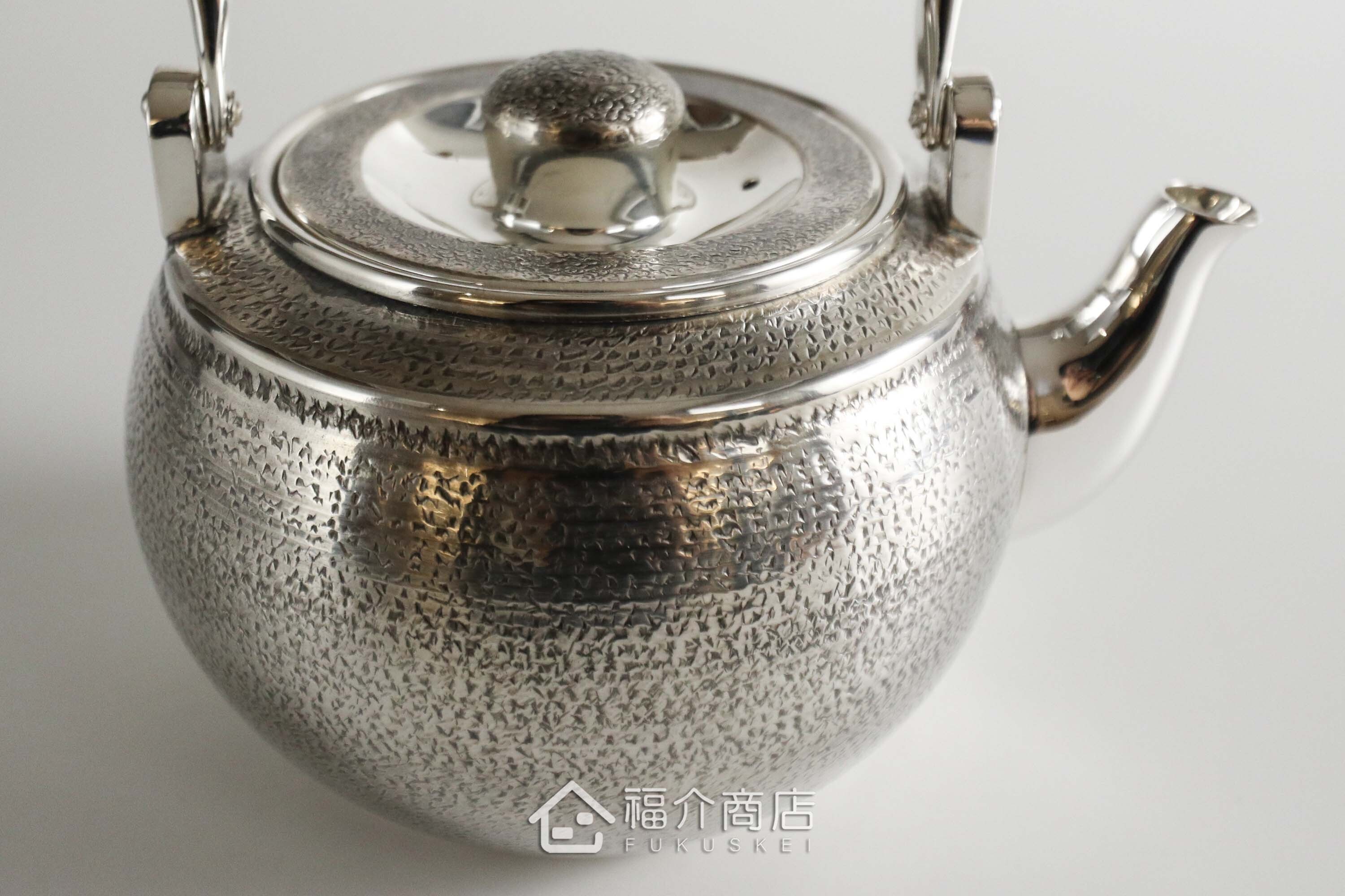 泡茶用的日本純銀茶壺