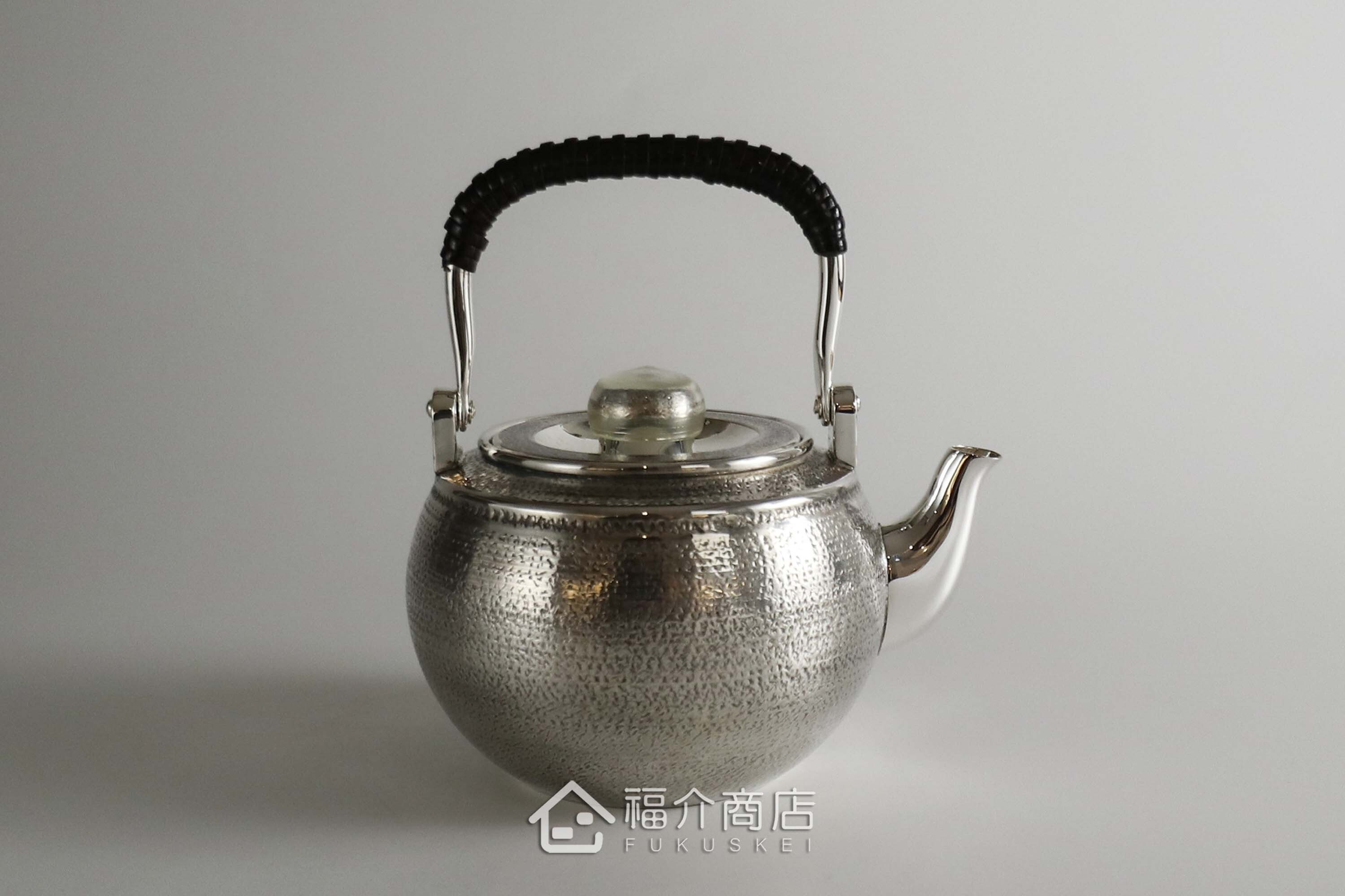泡茶用的日本純銀茶壺