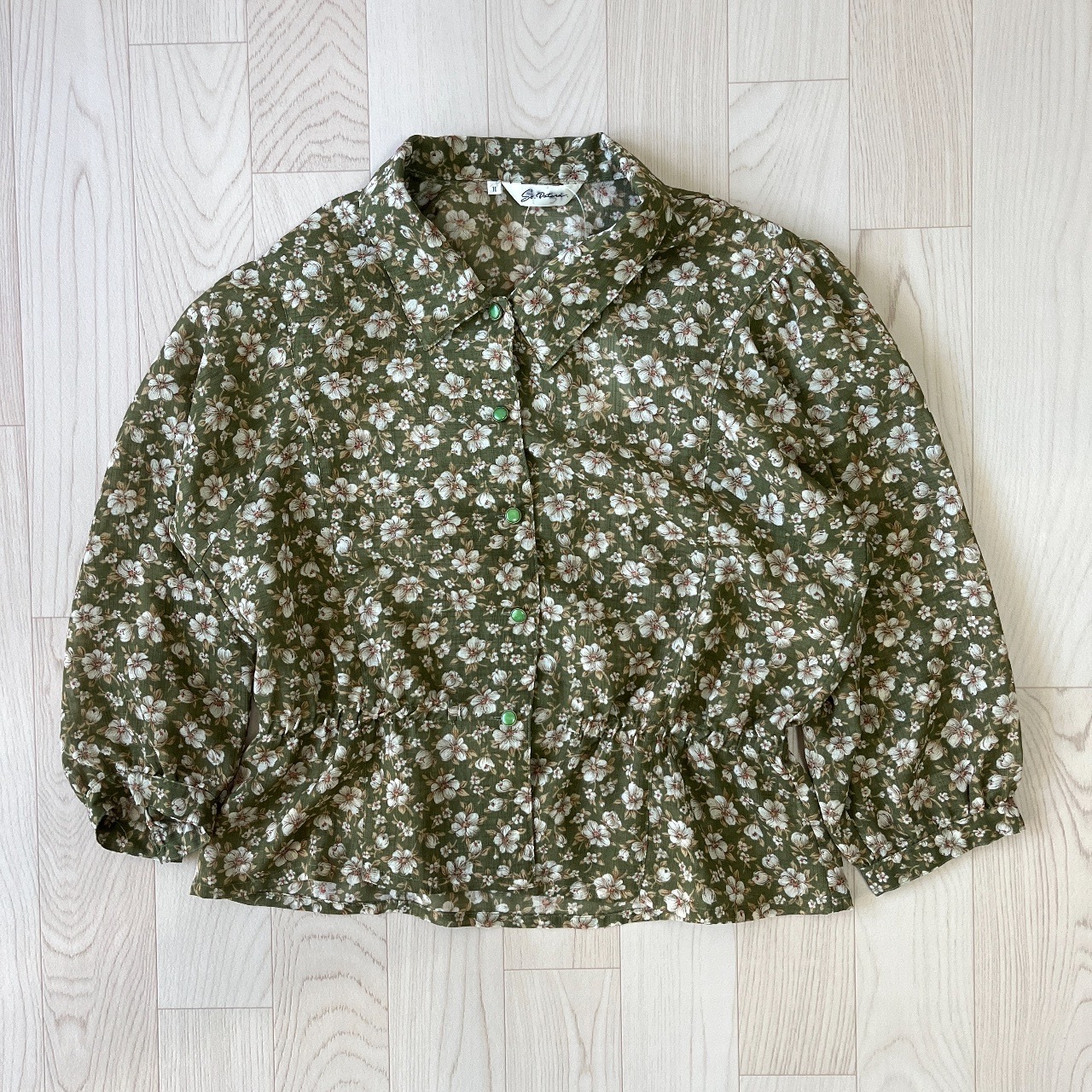 綠色小碎花上衣