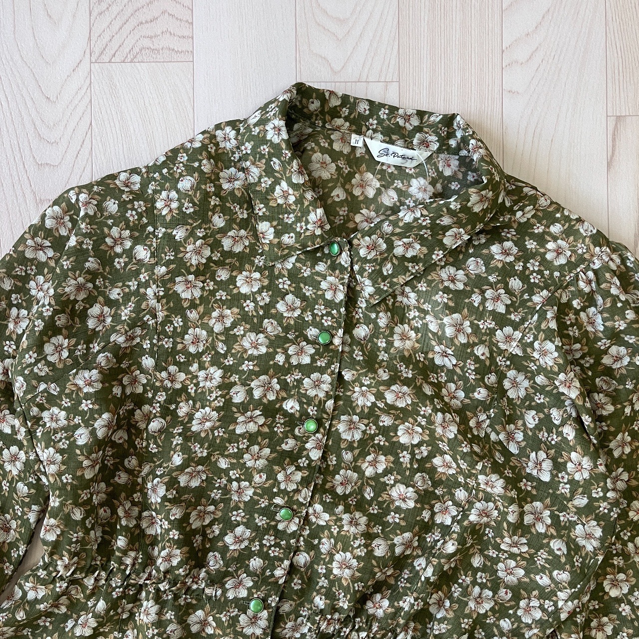 綠色小碎花上衣