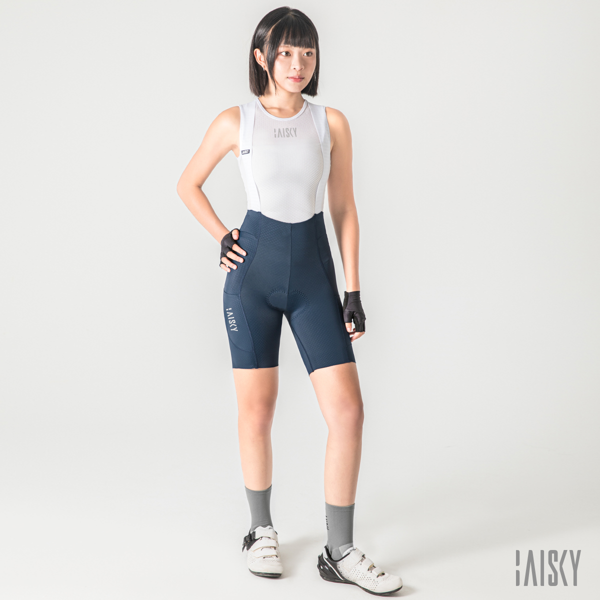 女款快拆雙扣空力吊帶短褲 速捷 深藍