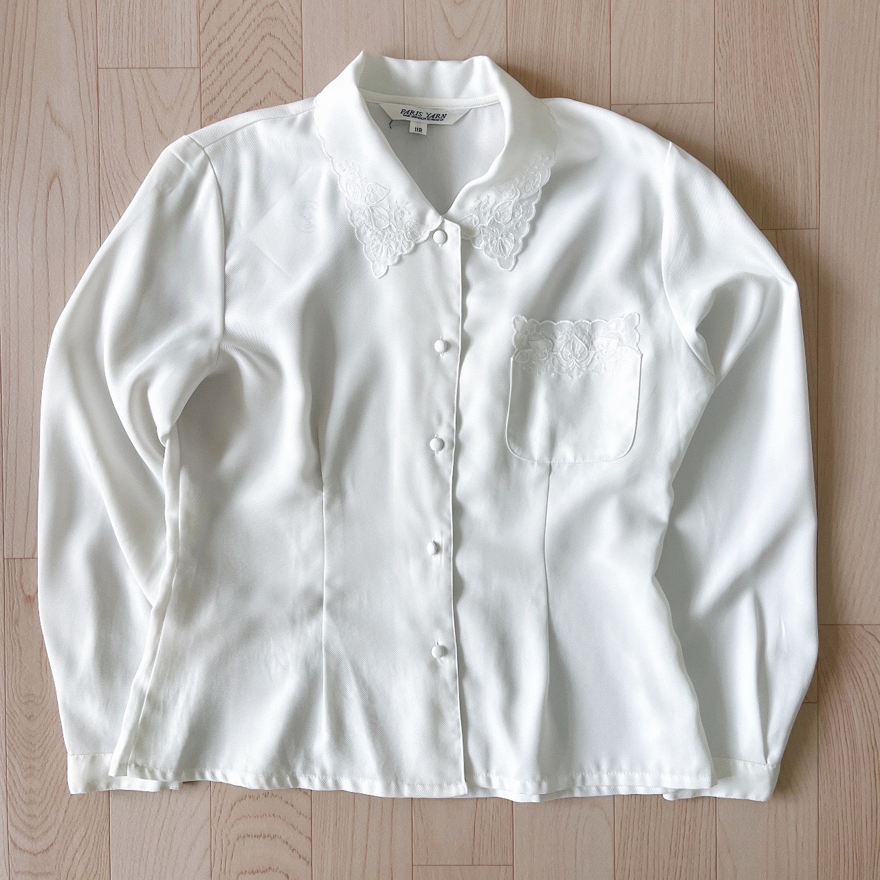 白色心形樹葉刺繡長袖上衣