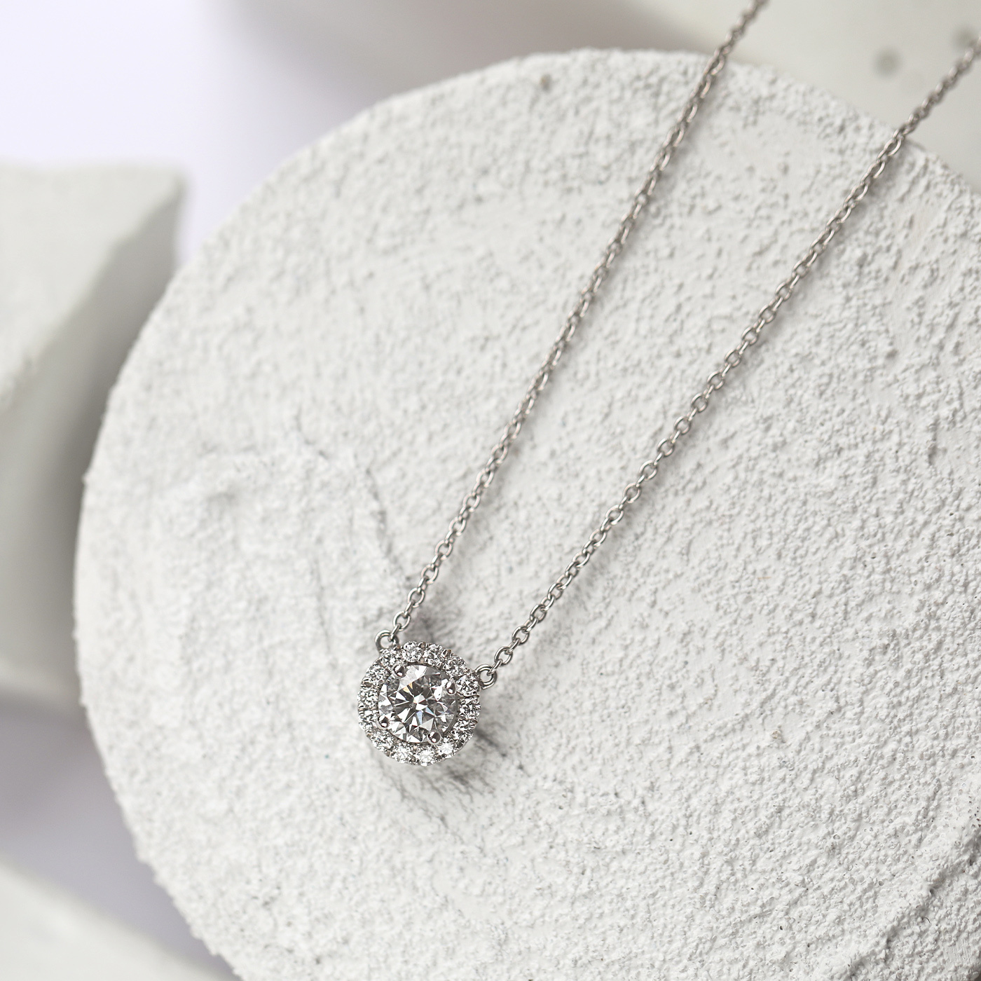 寧靜圓舞 — GIA50分鑽石項鍊