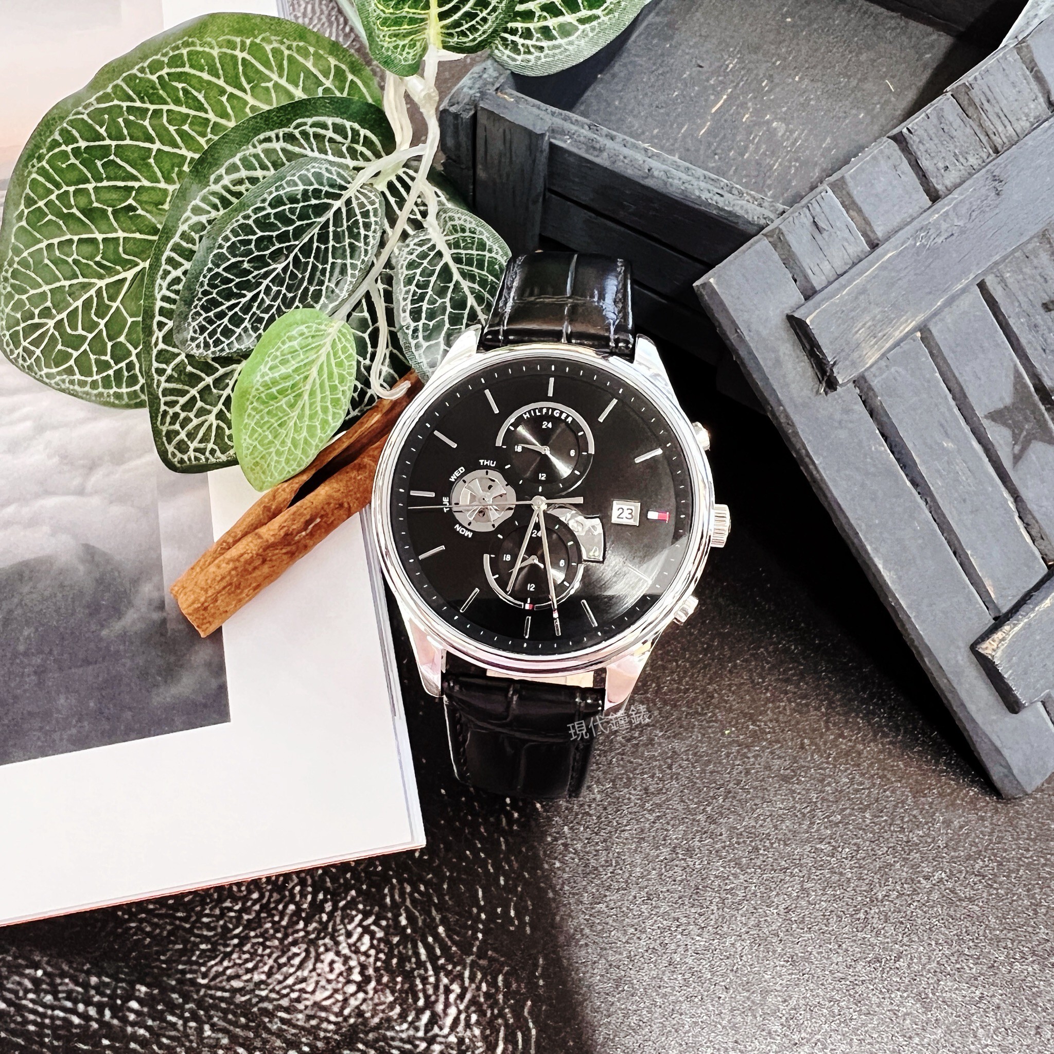 【Tommy Hilfiger】 男仕三眼石英鏤空皮革腕錶1710502 43mm 現代鐘錶