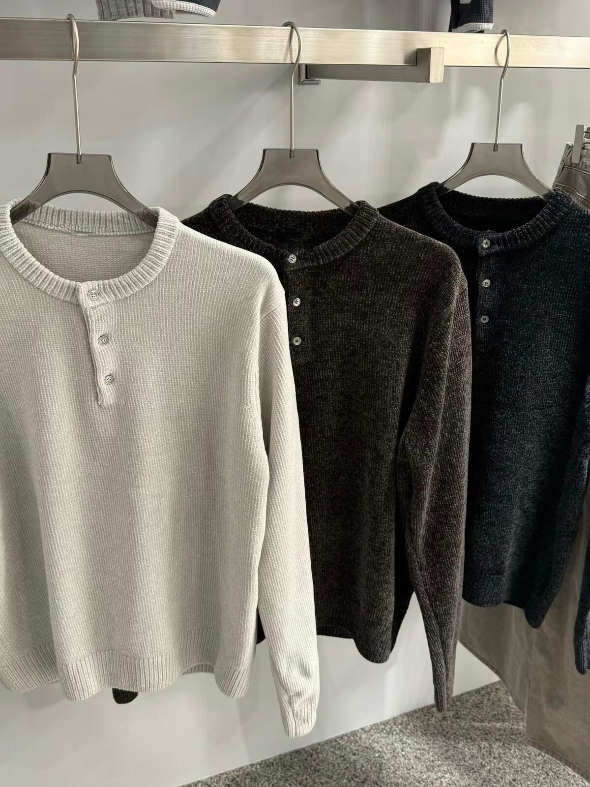 淨色半開胸針織衫 Tac-0328T