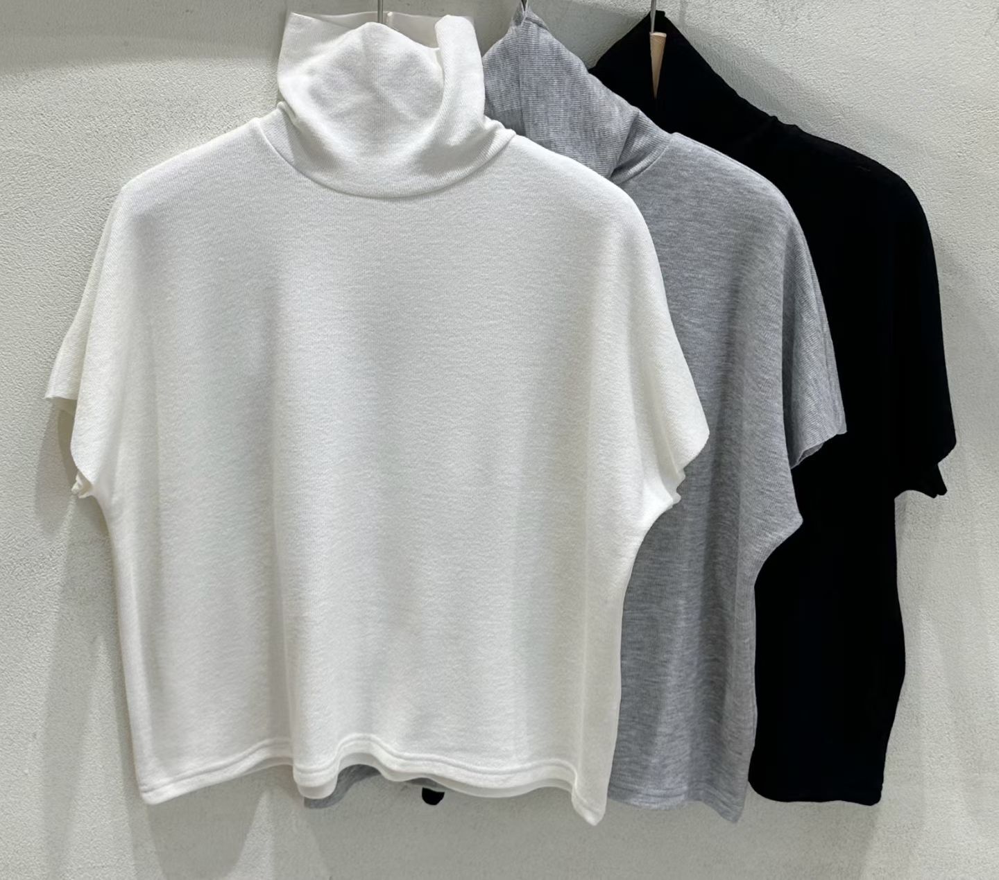 SU5314 高領短袖上衣