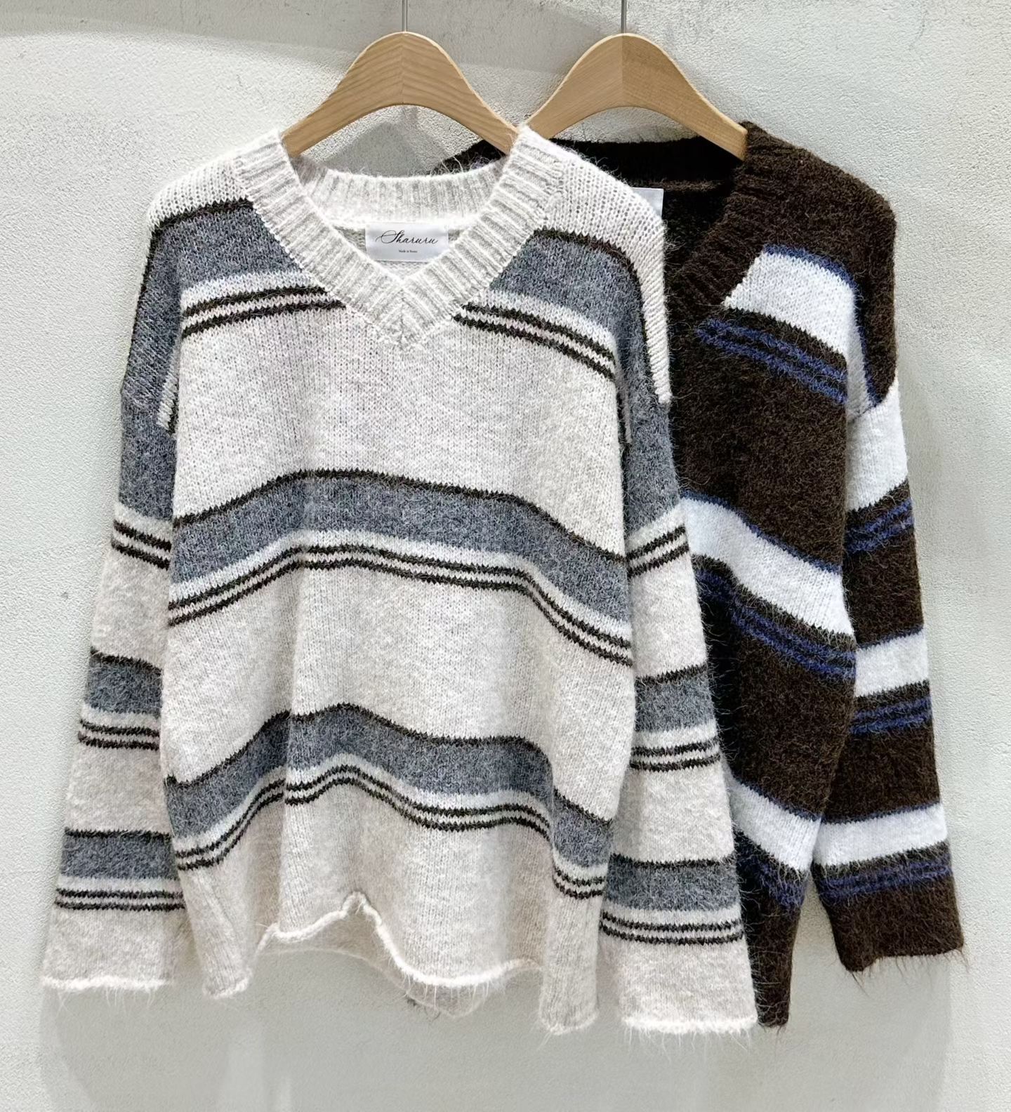 SU5322 橫紋V領毛上衣