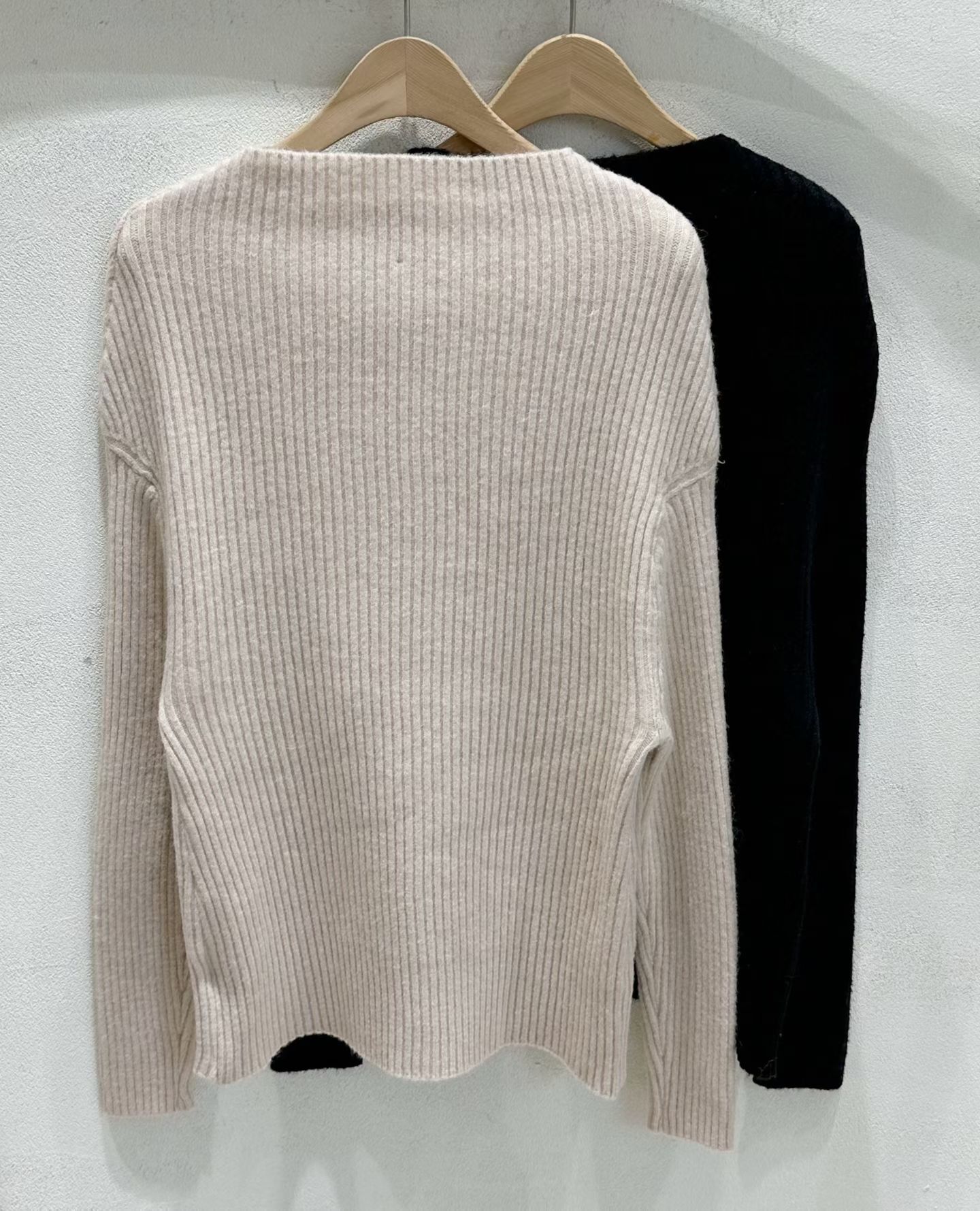 SU5328 直坑紋針織上衣