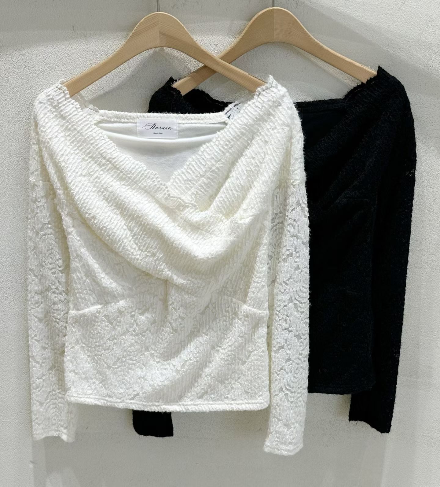 SU5331 V領蕾絲上衣