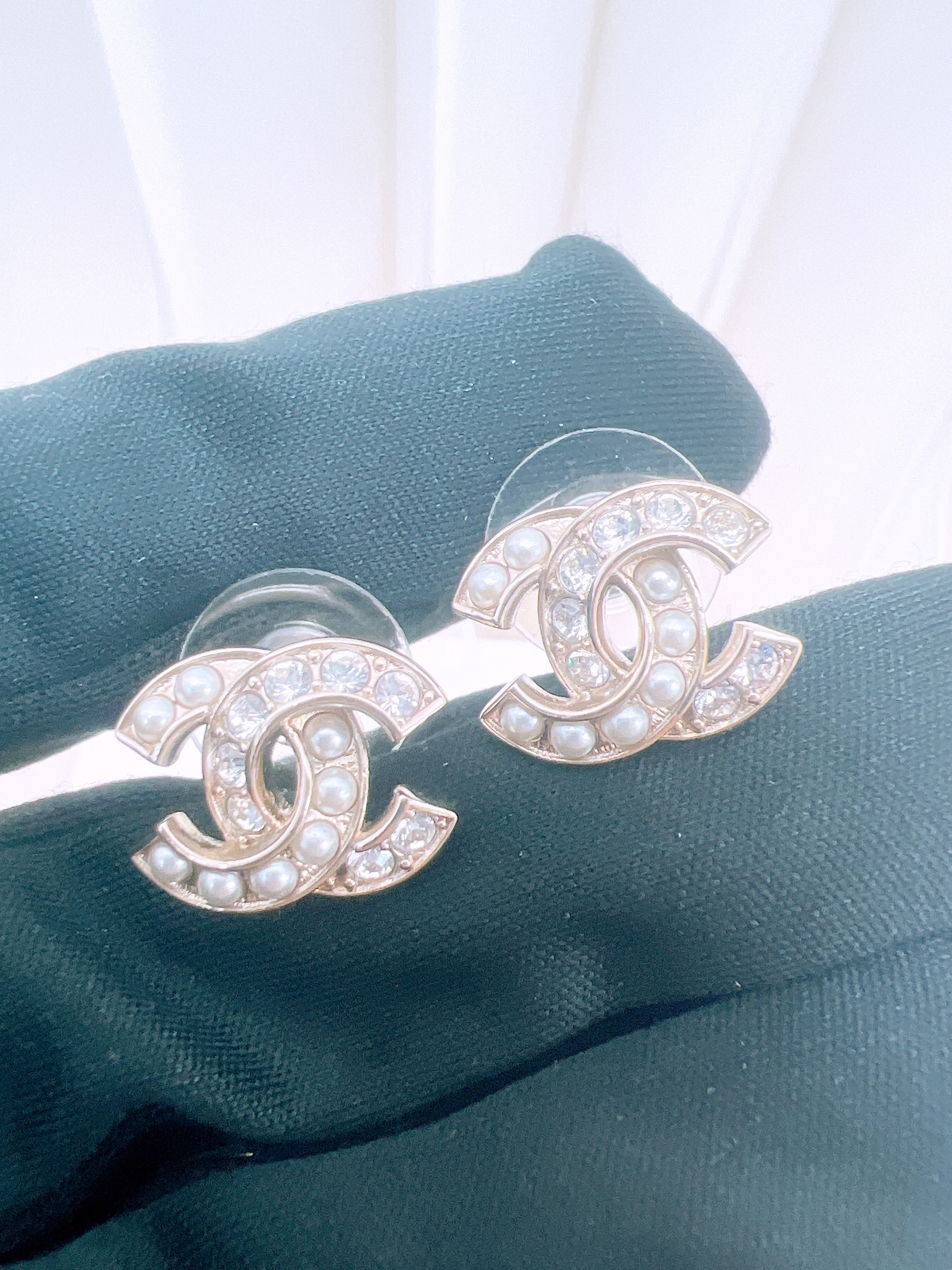 Chanel 20b pearl crystal earrings