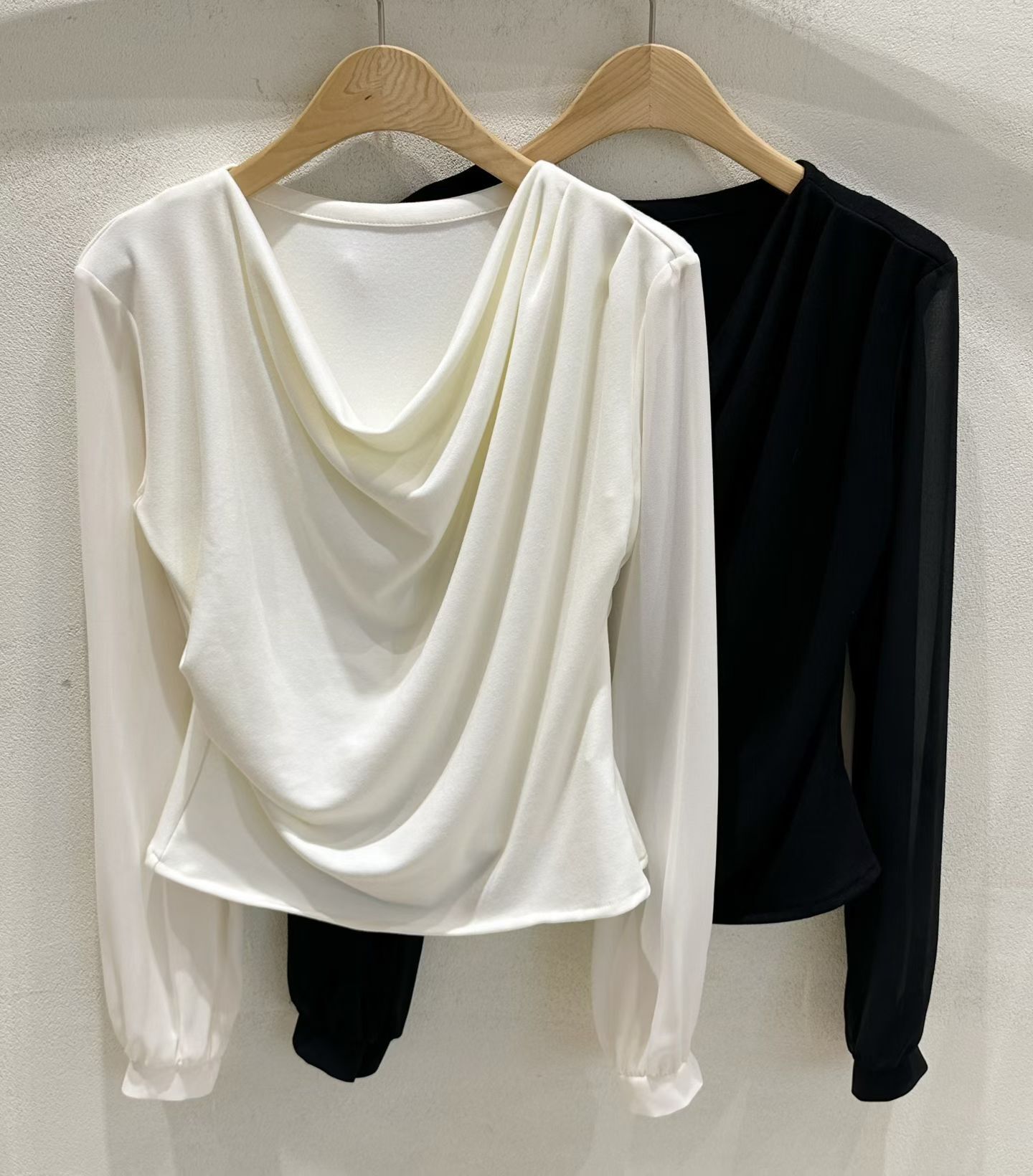 SU5335 垂墜領口絲滑上衣