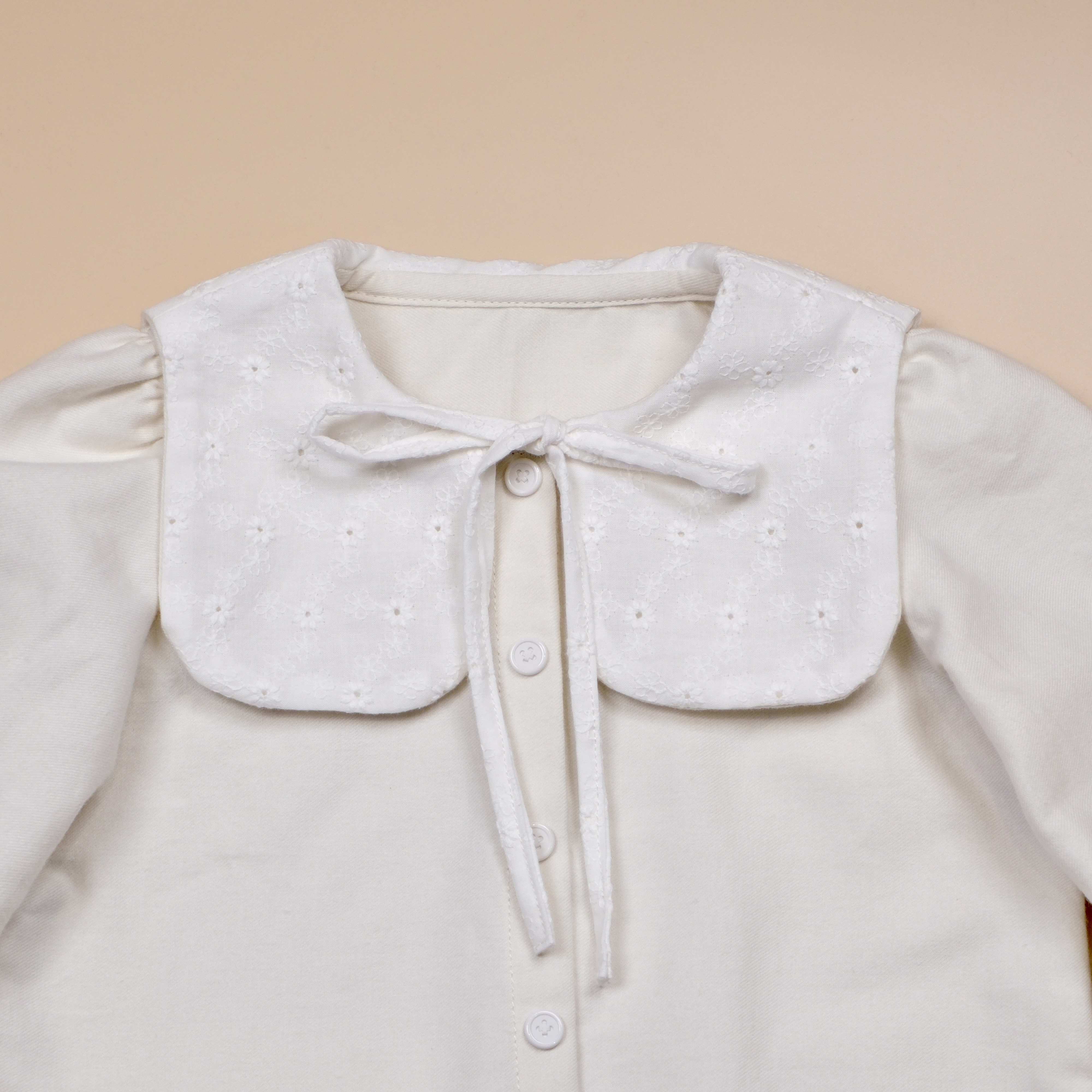 雪繡物語系列☃ off white ☃ 翻領長袖上衣