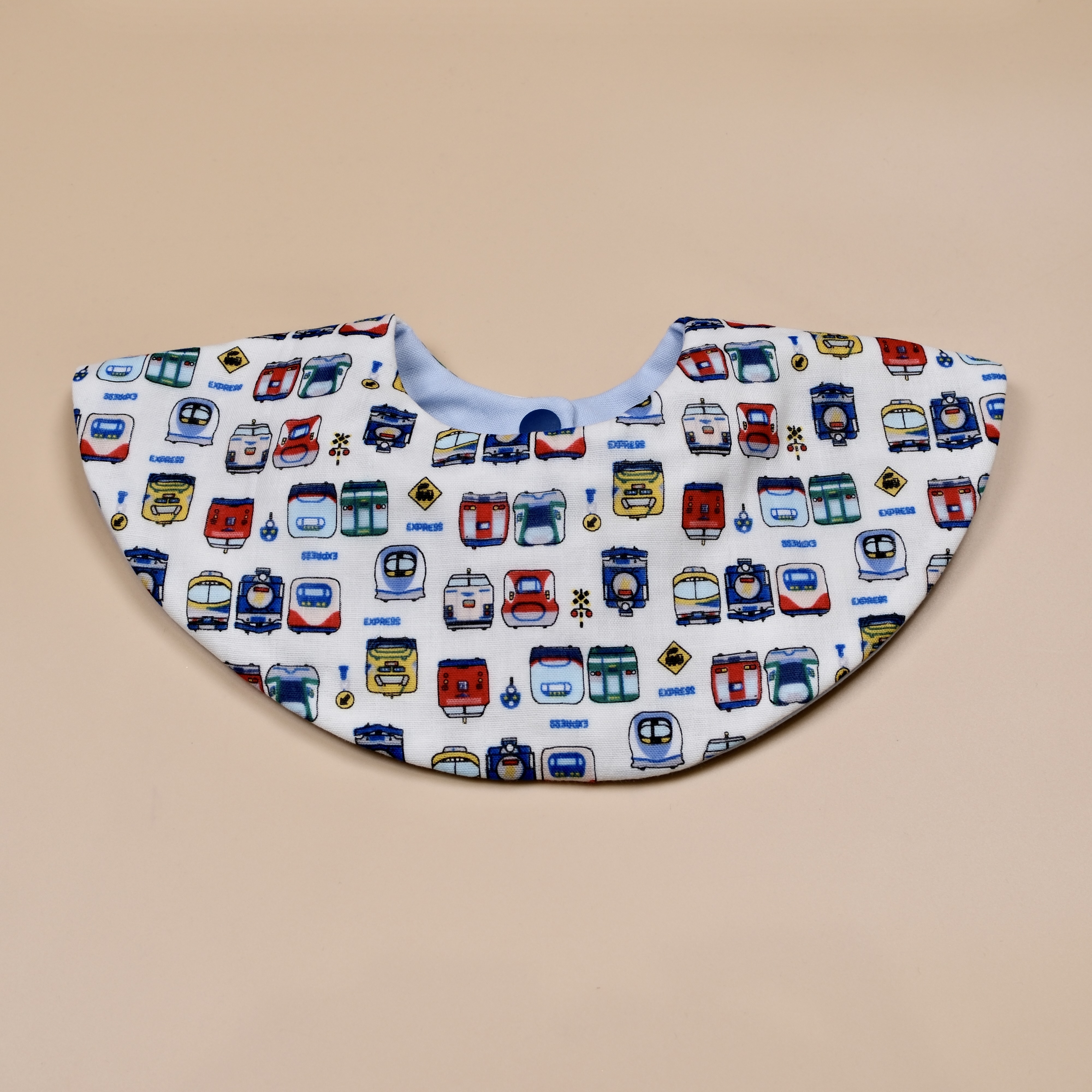 甜甜圈二重紗圍兜兜 ✤ 白底火車頭 ✤