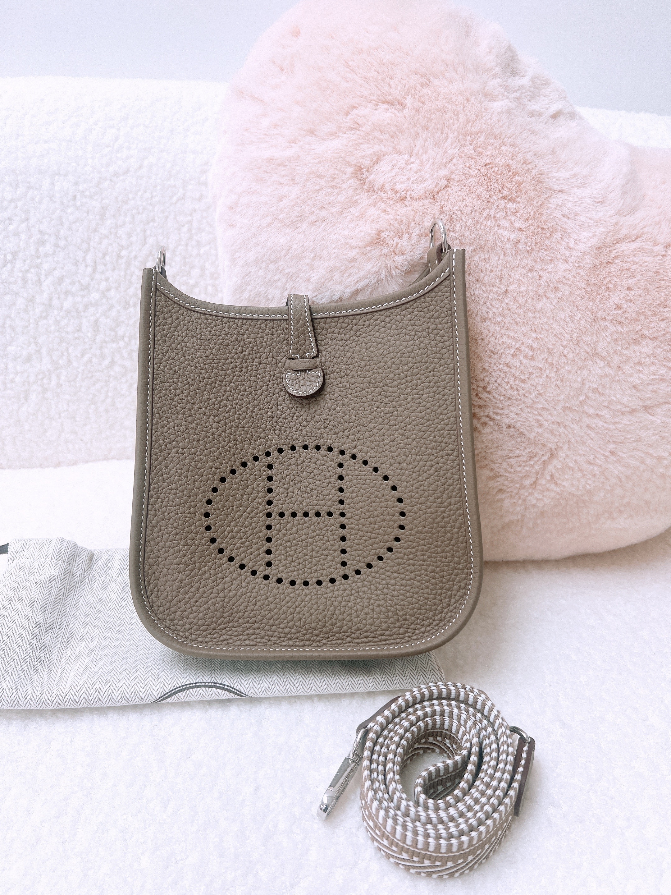 Hermes mini evelyne (etoupe PHW/ stamp K)