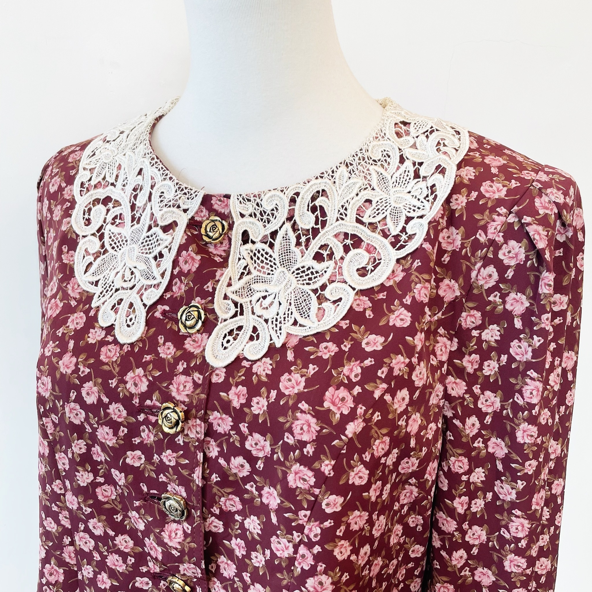 紅莓色花漾蕾絲古著上衣