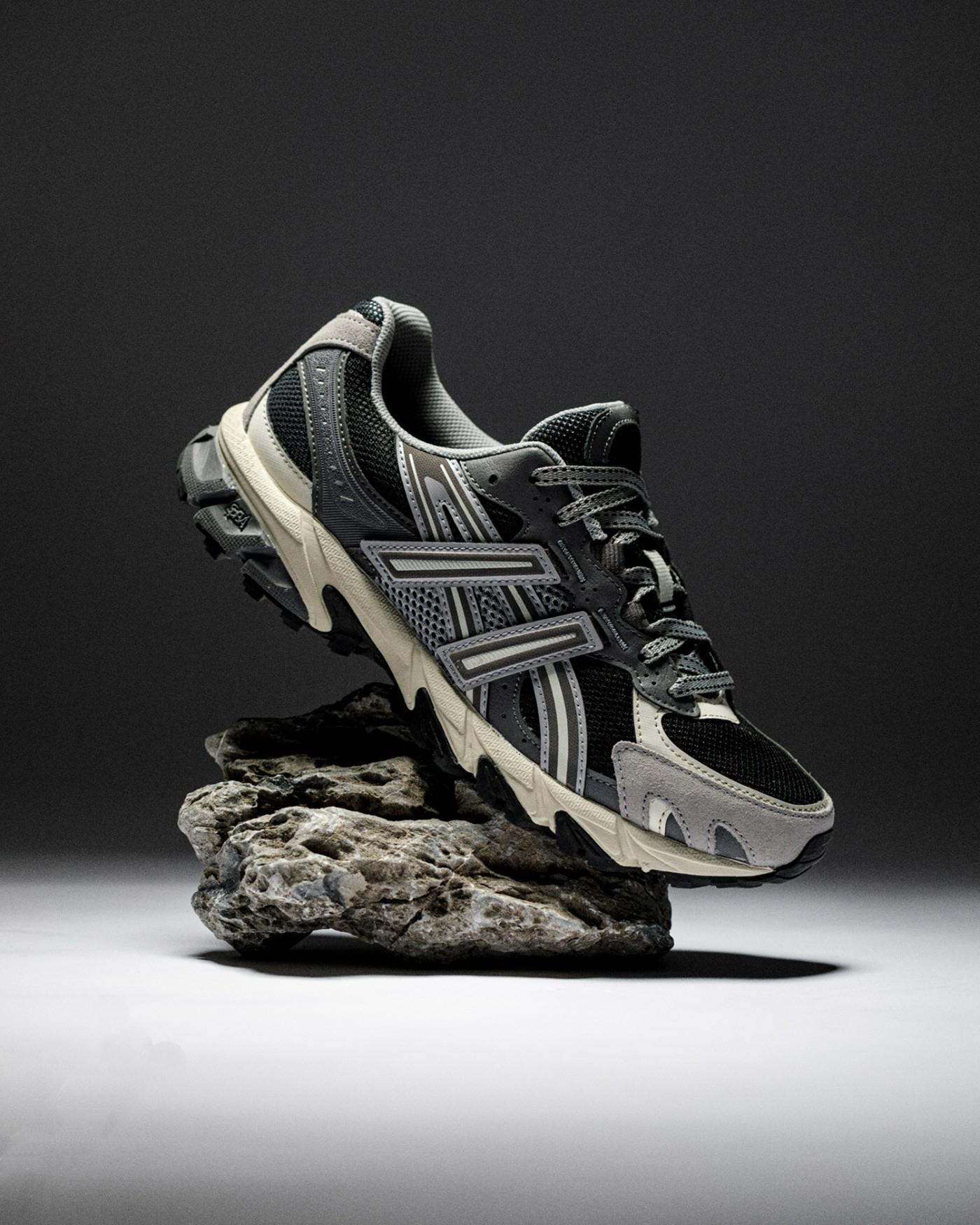 代購-ASICS Gel-Sonoma TR62 跑鞋 灰黑 男女同款 1203A734-003