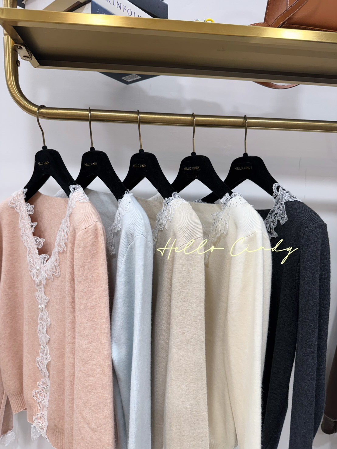 B12038 氣質名媛風格Y字蕾絲羊絨針織上衣