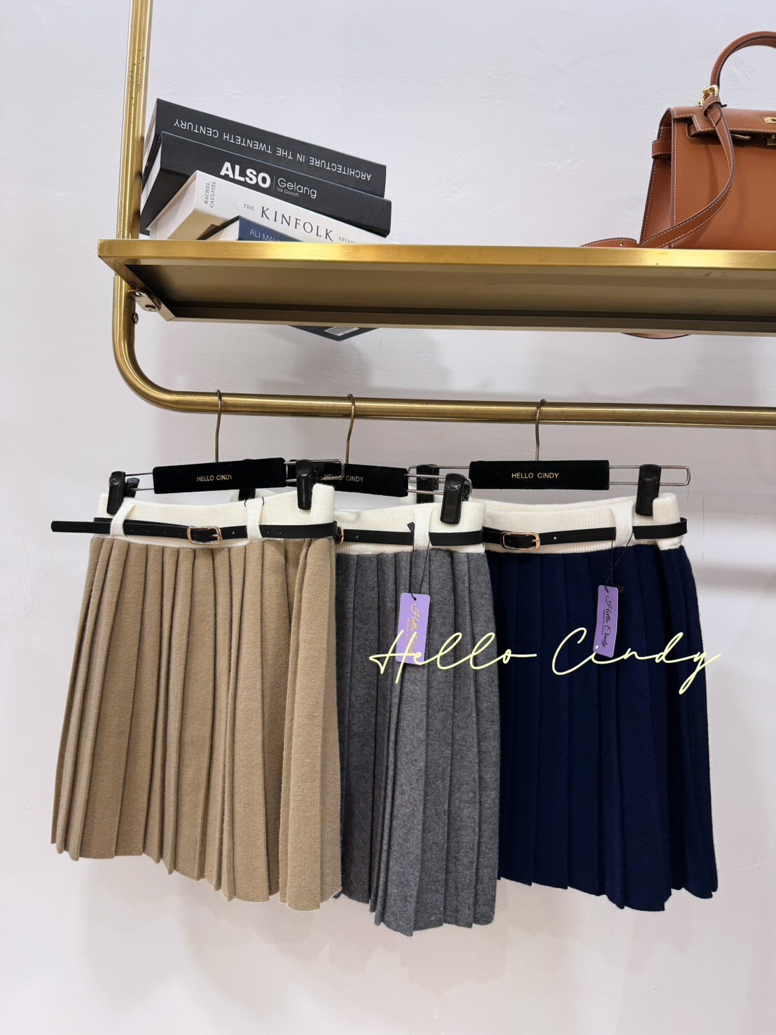 B12043 超甜美撞色學院風針織百褶短裙（附腰帶）