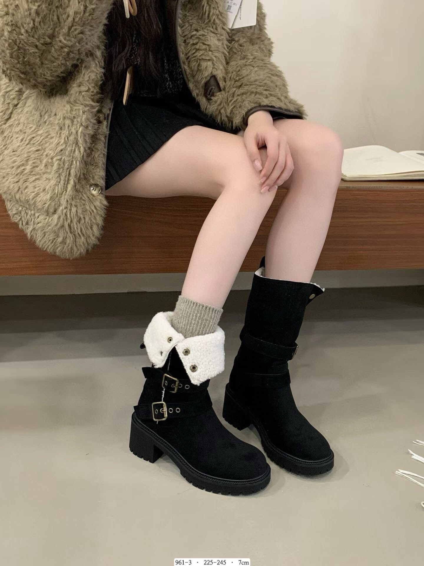961-3  韓國翻毛雙扣暖絨中筒靴
