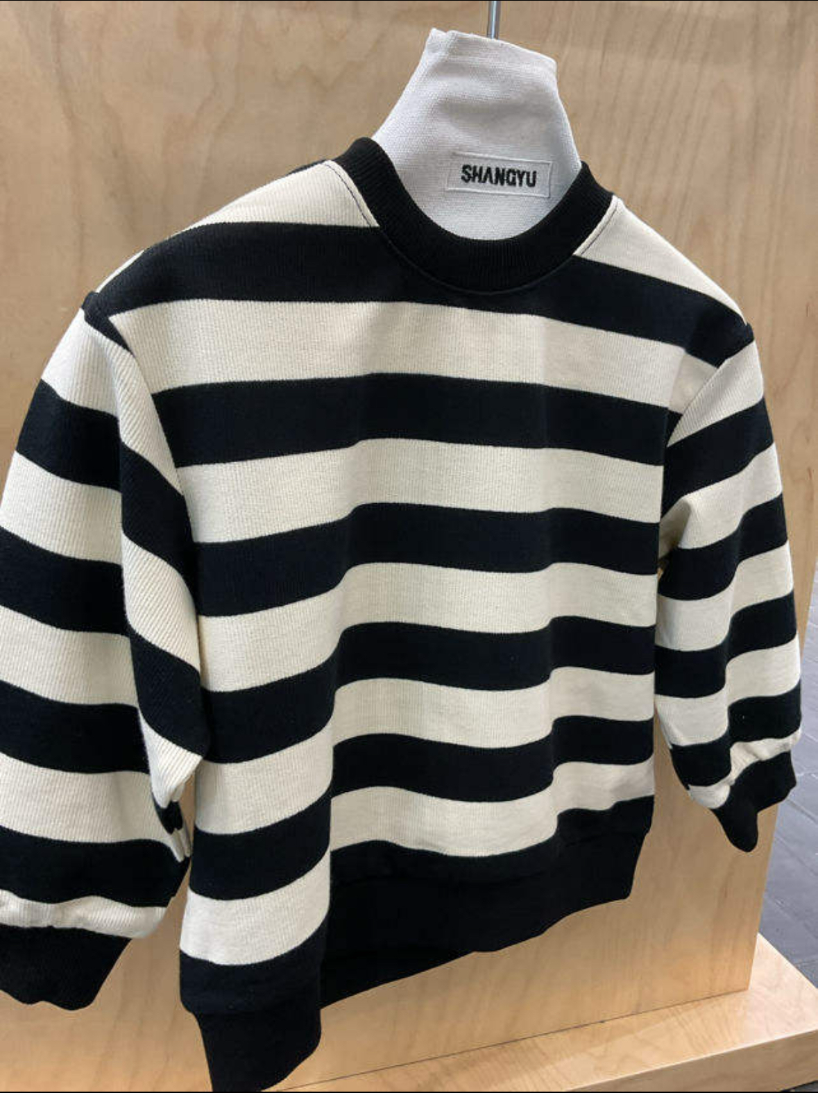 A03851設計師品牌黑白條紋上衣