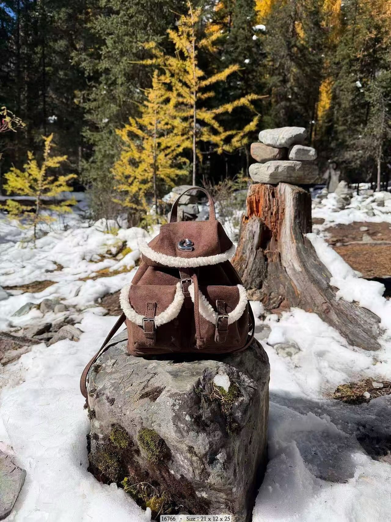 16766  韓國暖絨拼接絨毛後背包