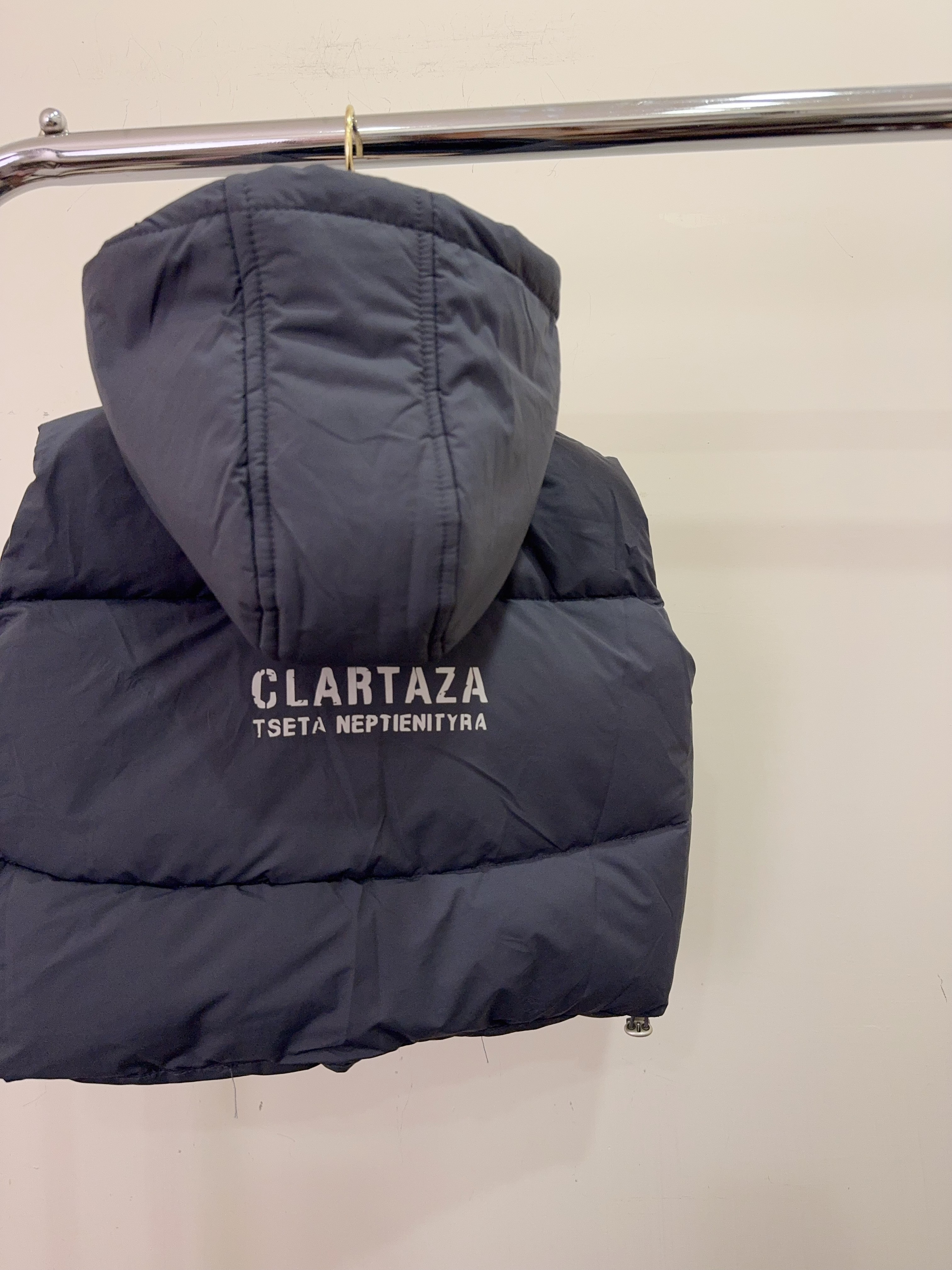 NH6760扇型口袋背後字母連帽背心