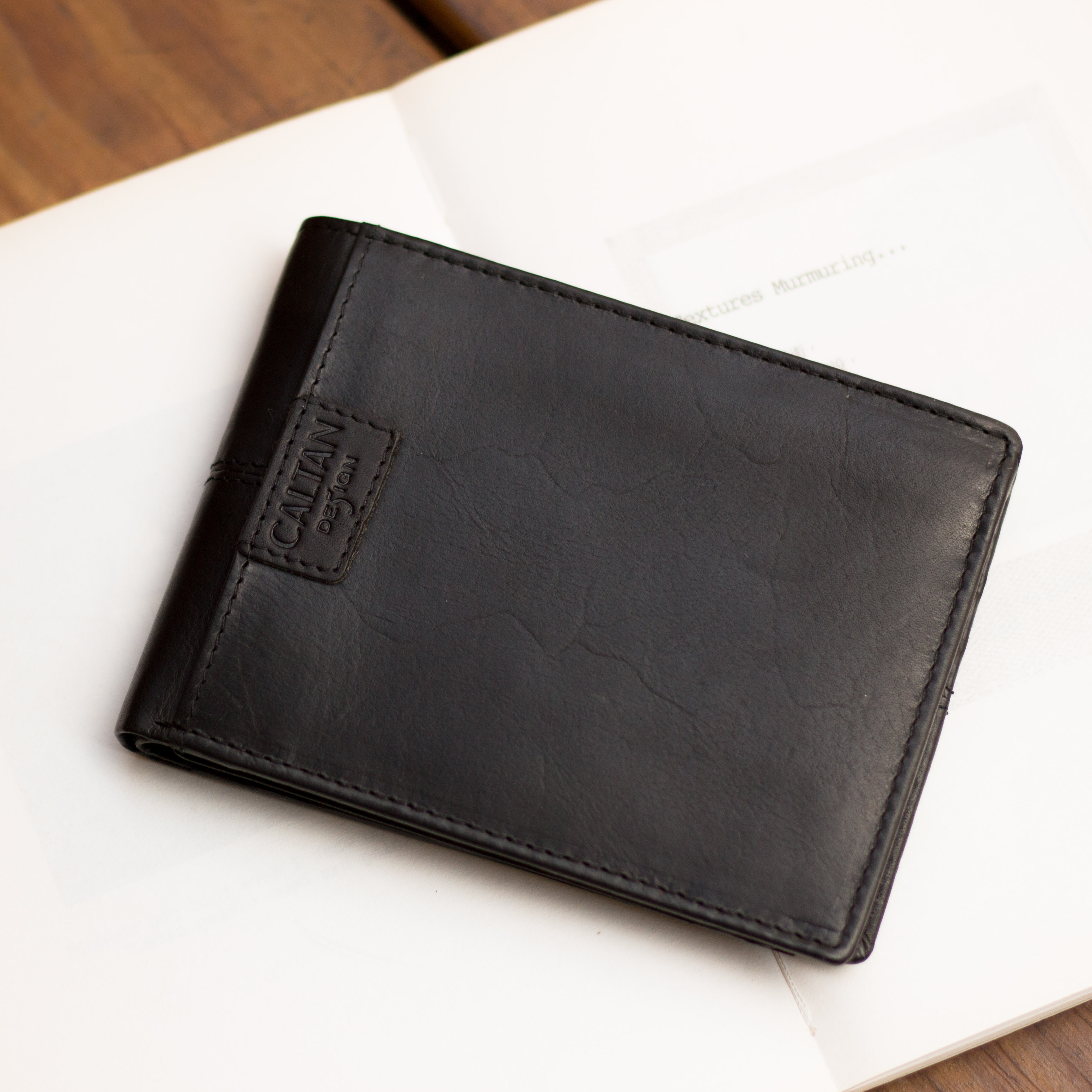 英倫紳士經典真皮短夾 - 074137(兩色)