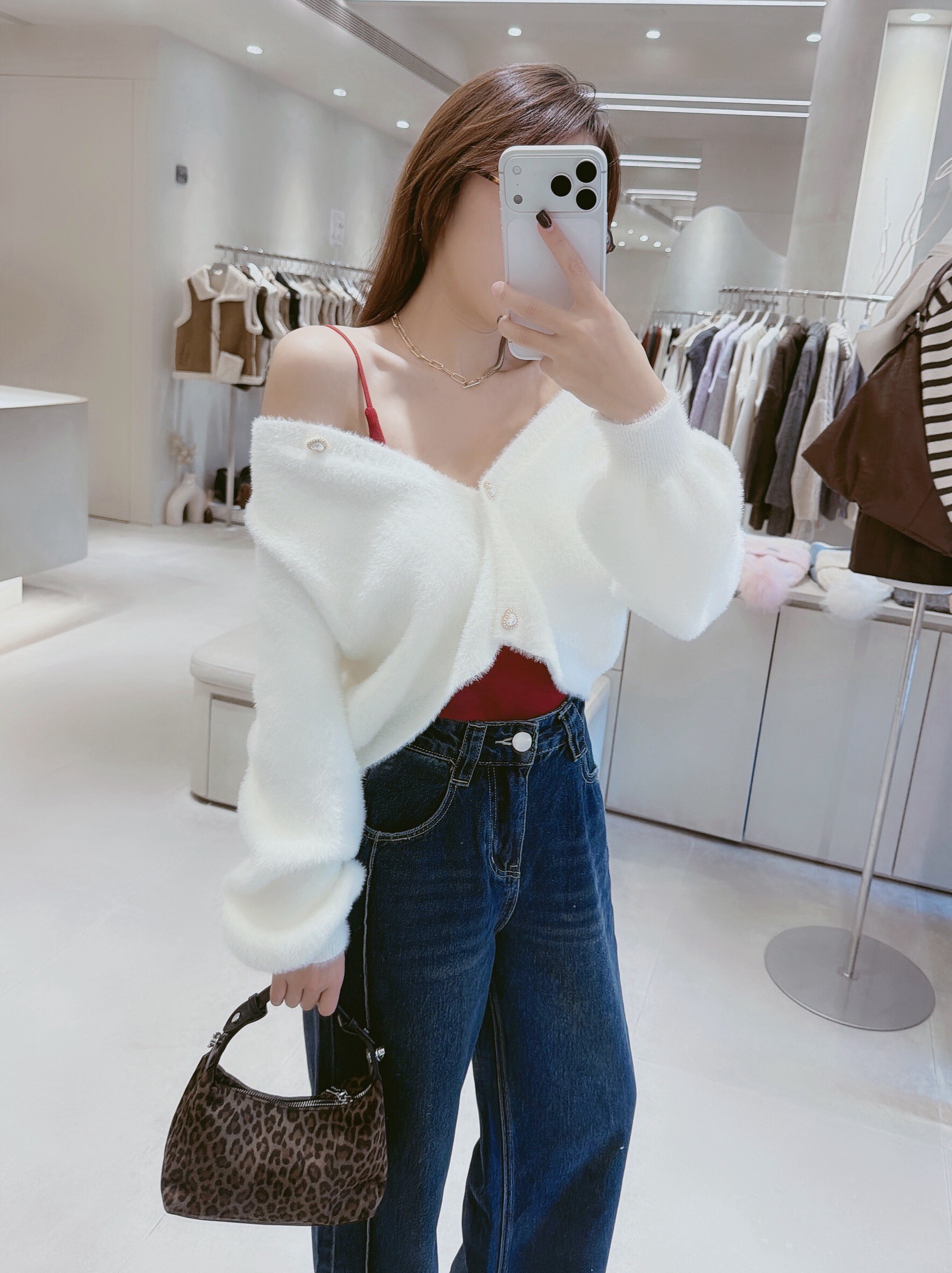 愛心珍珠釦海毛針織衣