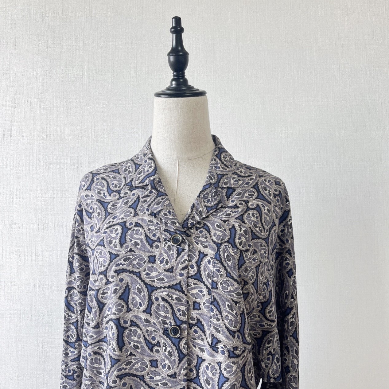 深藍色腰果花長袖上衣