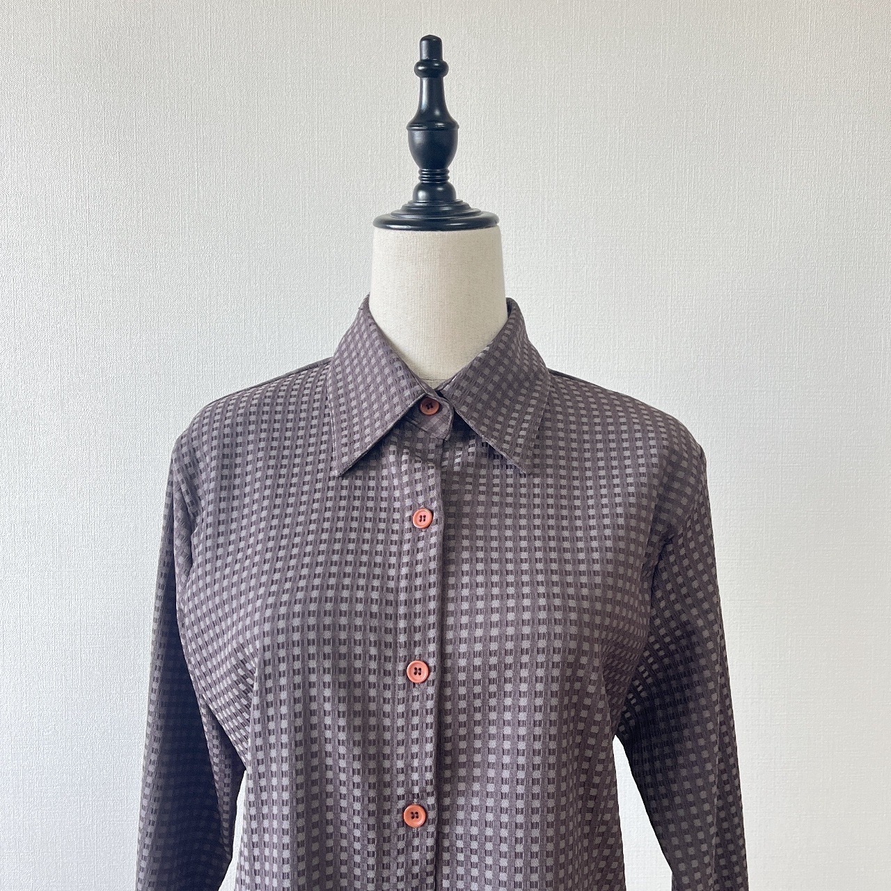 深啡色格紋長袖上衣