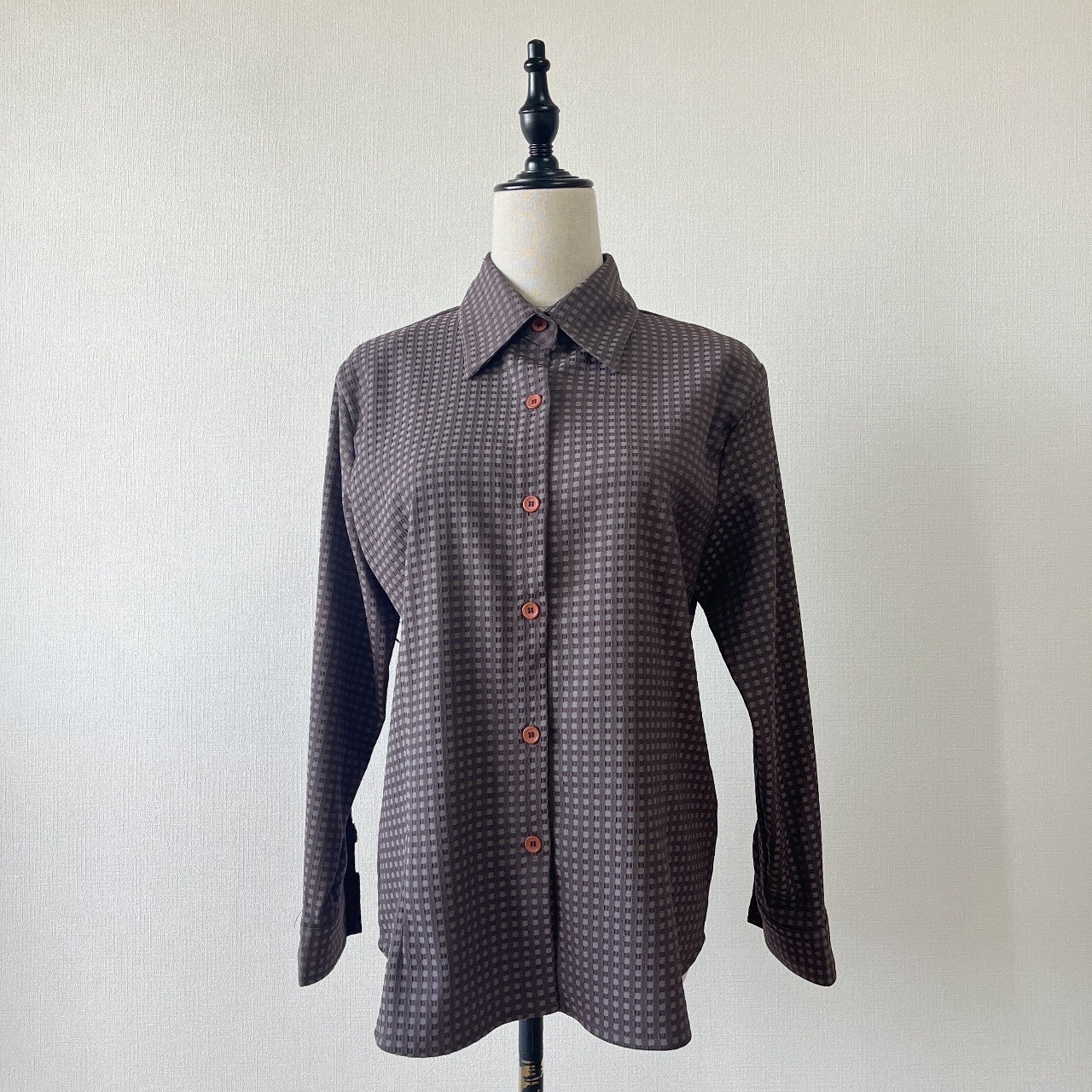 深啡色格紋長袖上衣