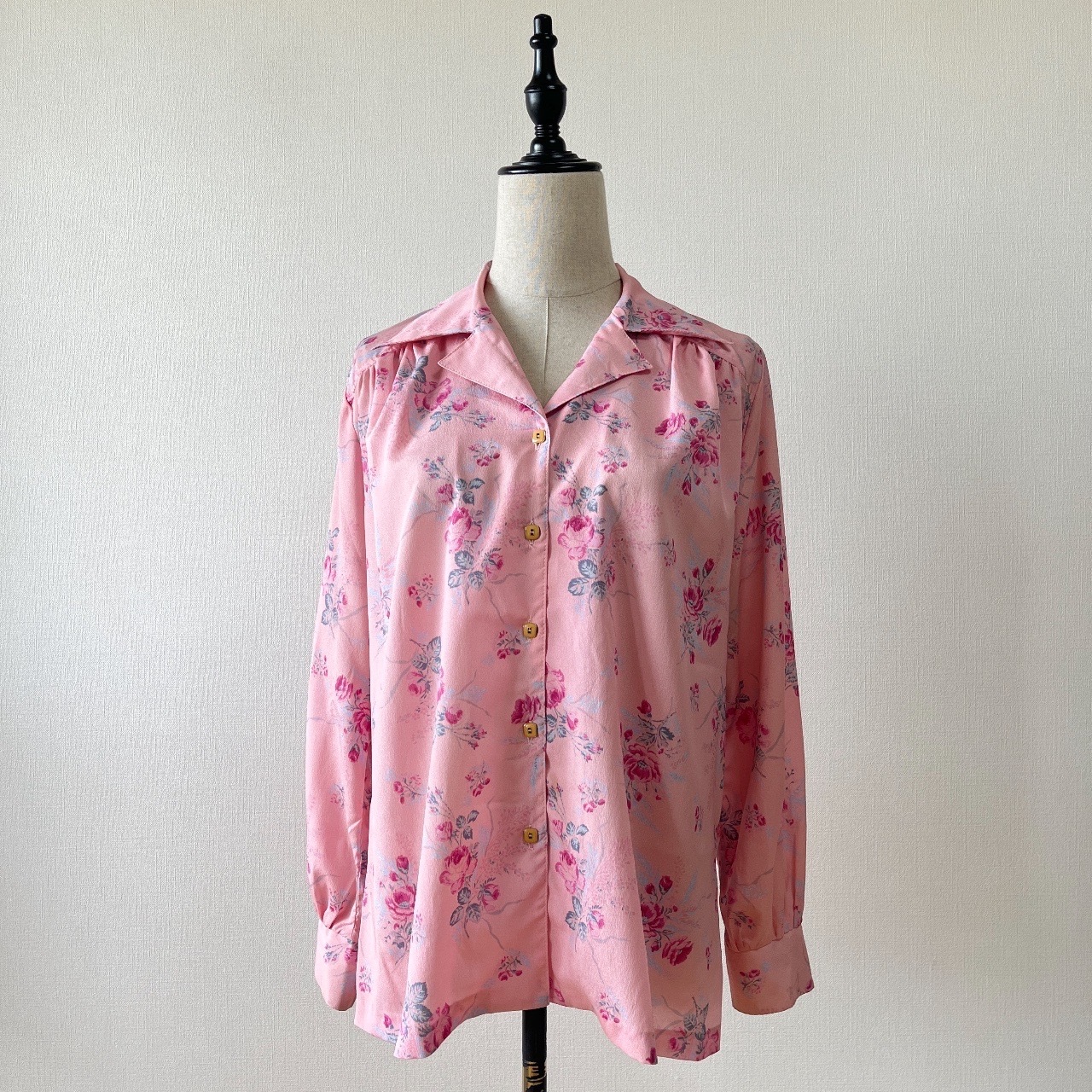 粉紅色大花古著上衣