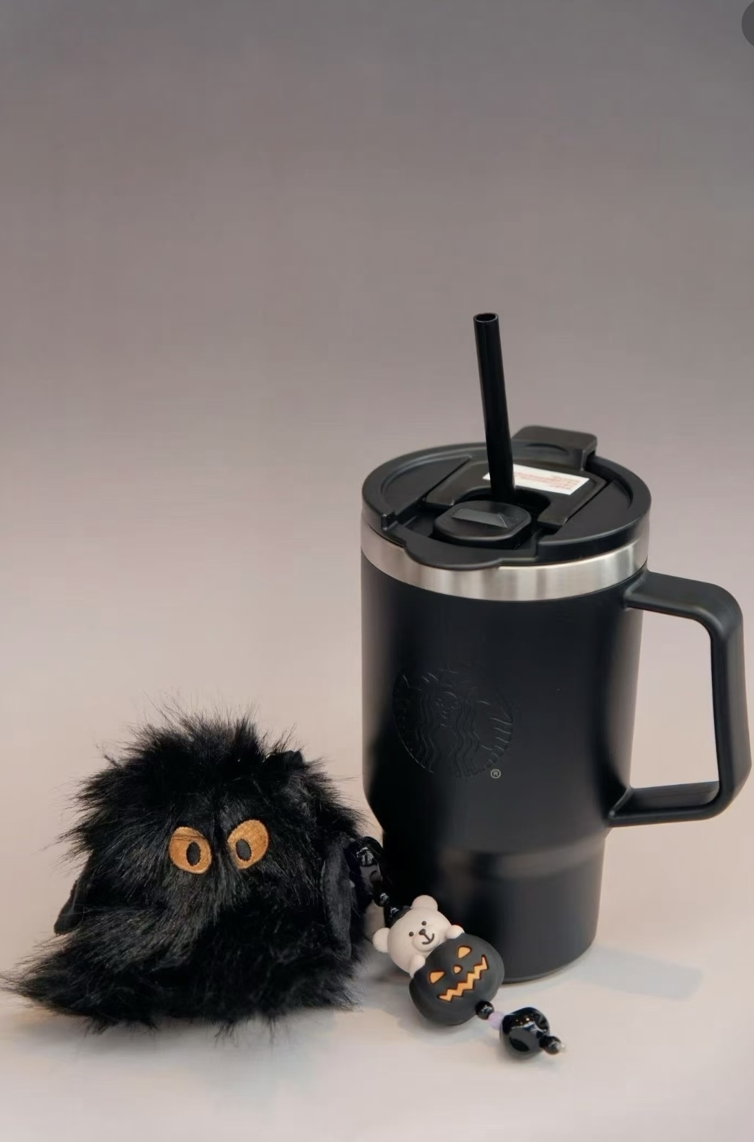 代購-Starbucks星巴克 暗夜黑系列 不鏽鋼吸管杯配毛絨掛飾 保溫杯