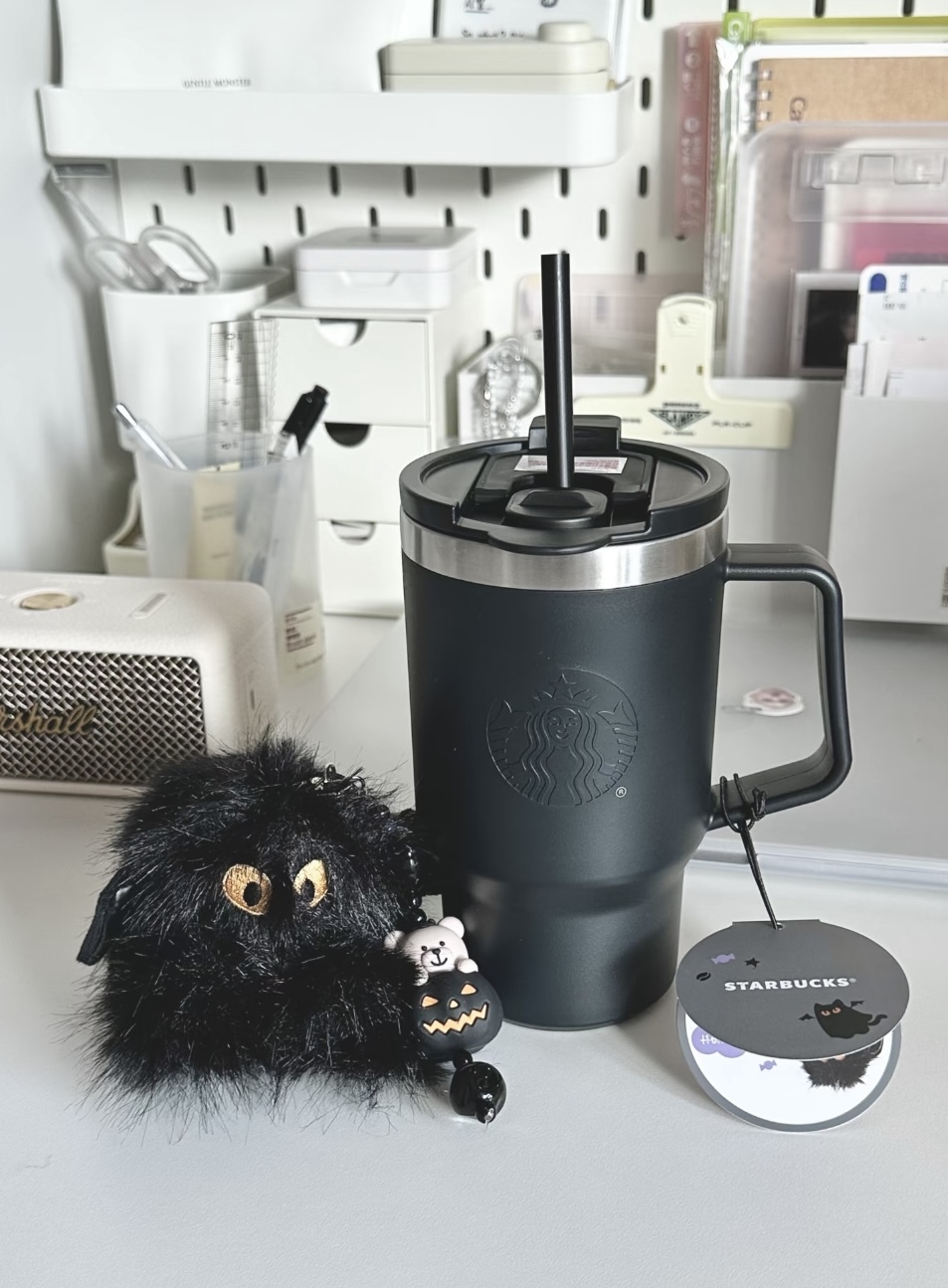 代購-Starbucks星巴克 暗夜黑系列 不鏽鋼吸管杯配毛絨掛飾 保溫杯