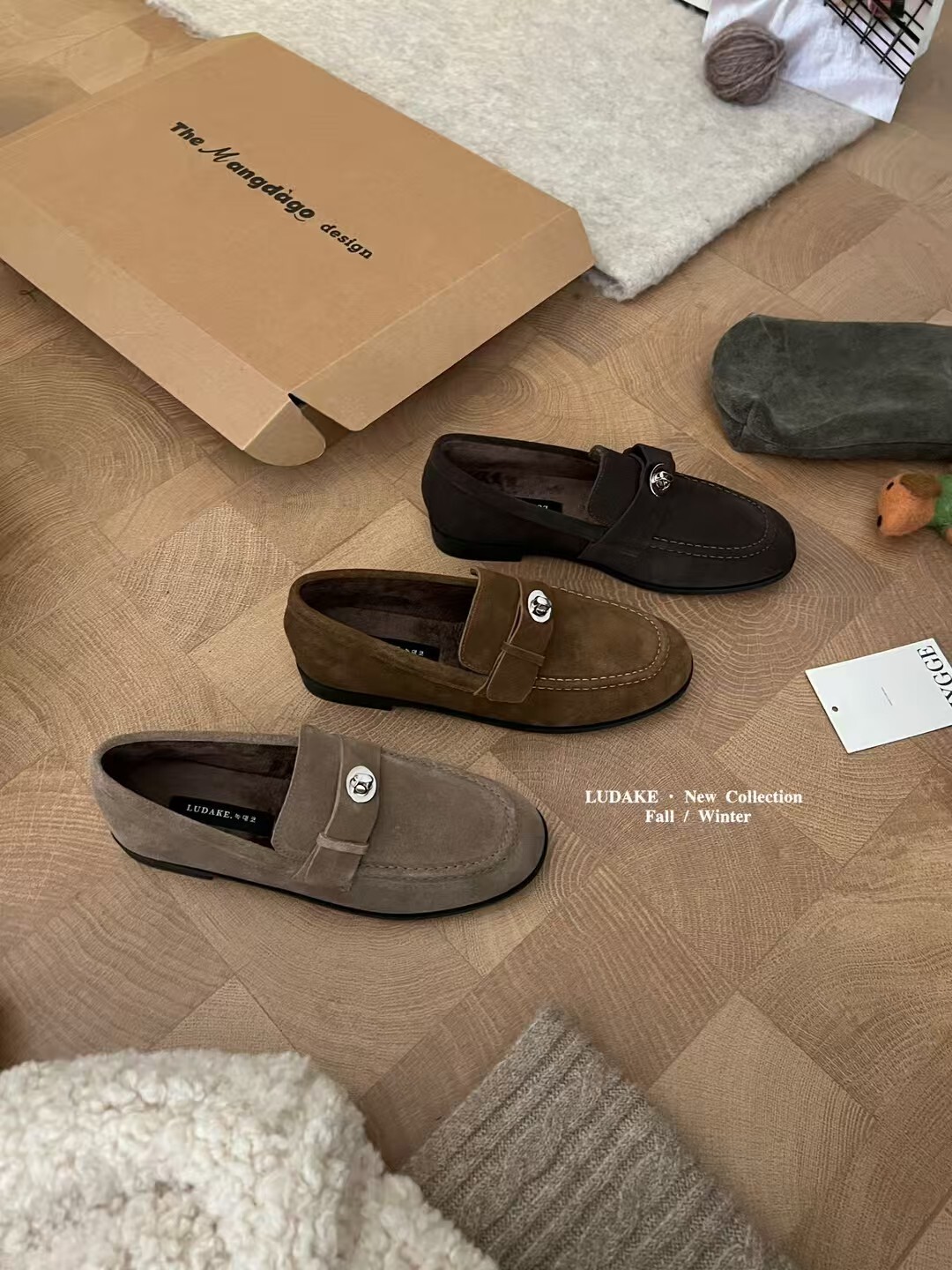 真皮羊京絨圓鎖扣樂福鞋(35-40)