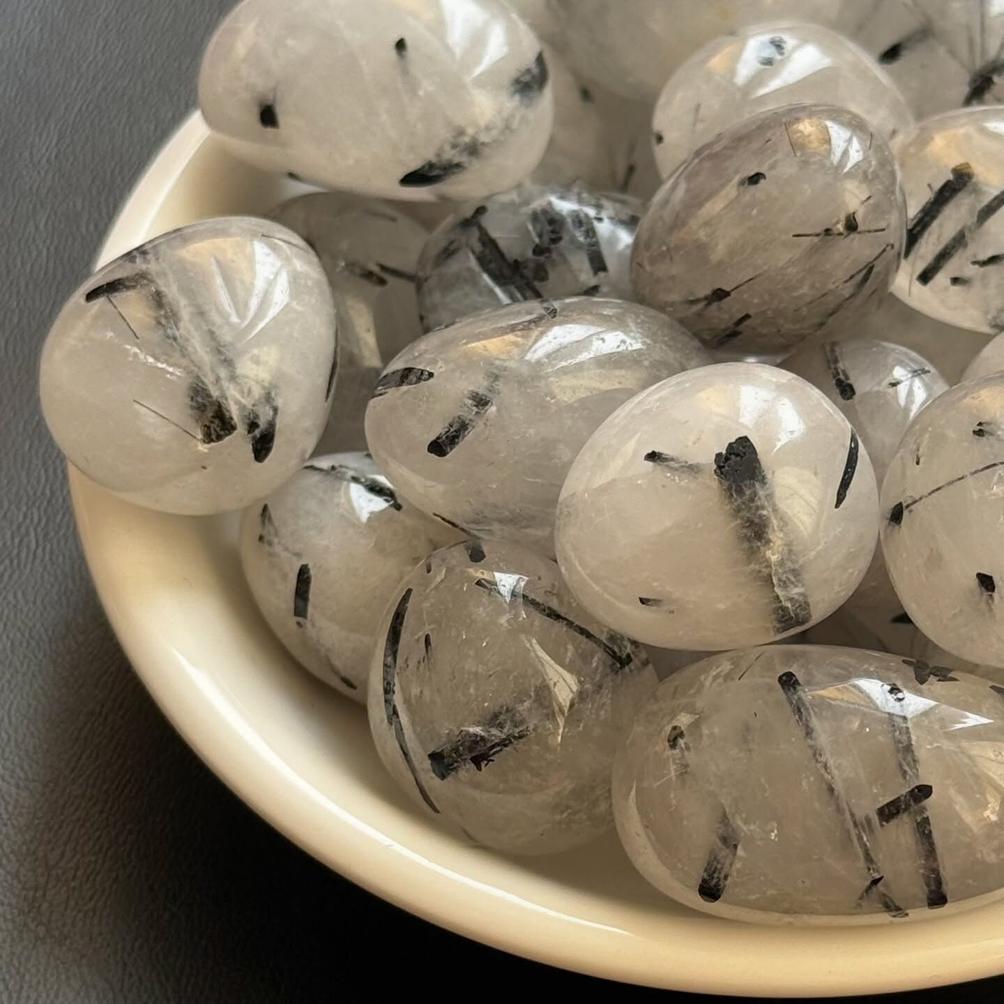 [原石] 黑髮晶碧璽石英 水晶滾石