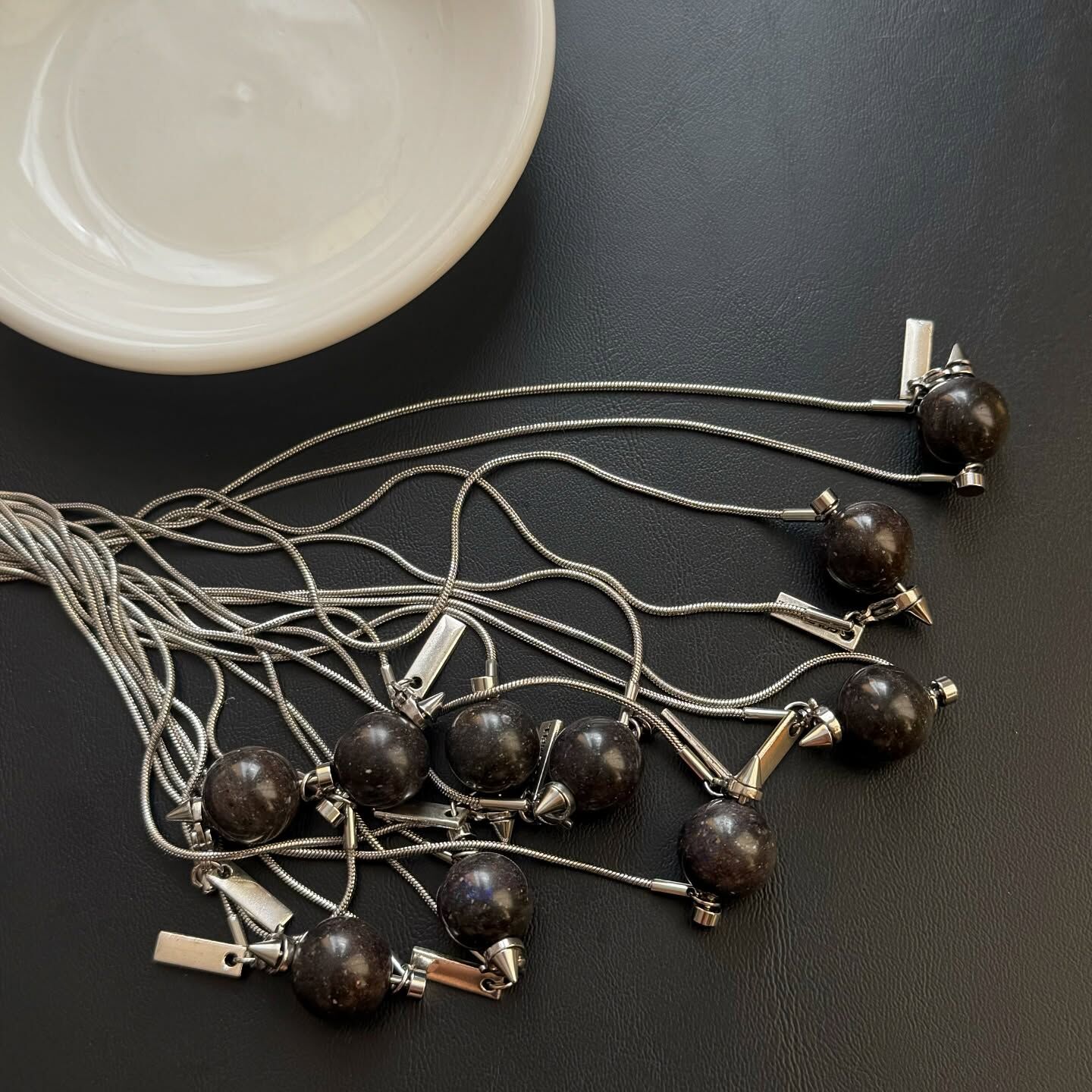 [原石] 澳洲黑蛋白石 鈦鋼項鏈（中間串珠可拆卸更換）