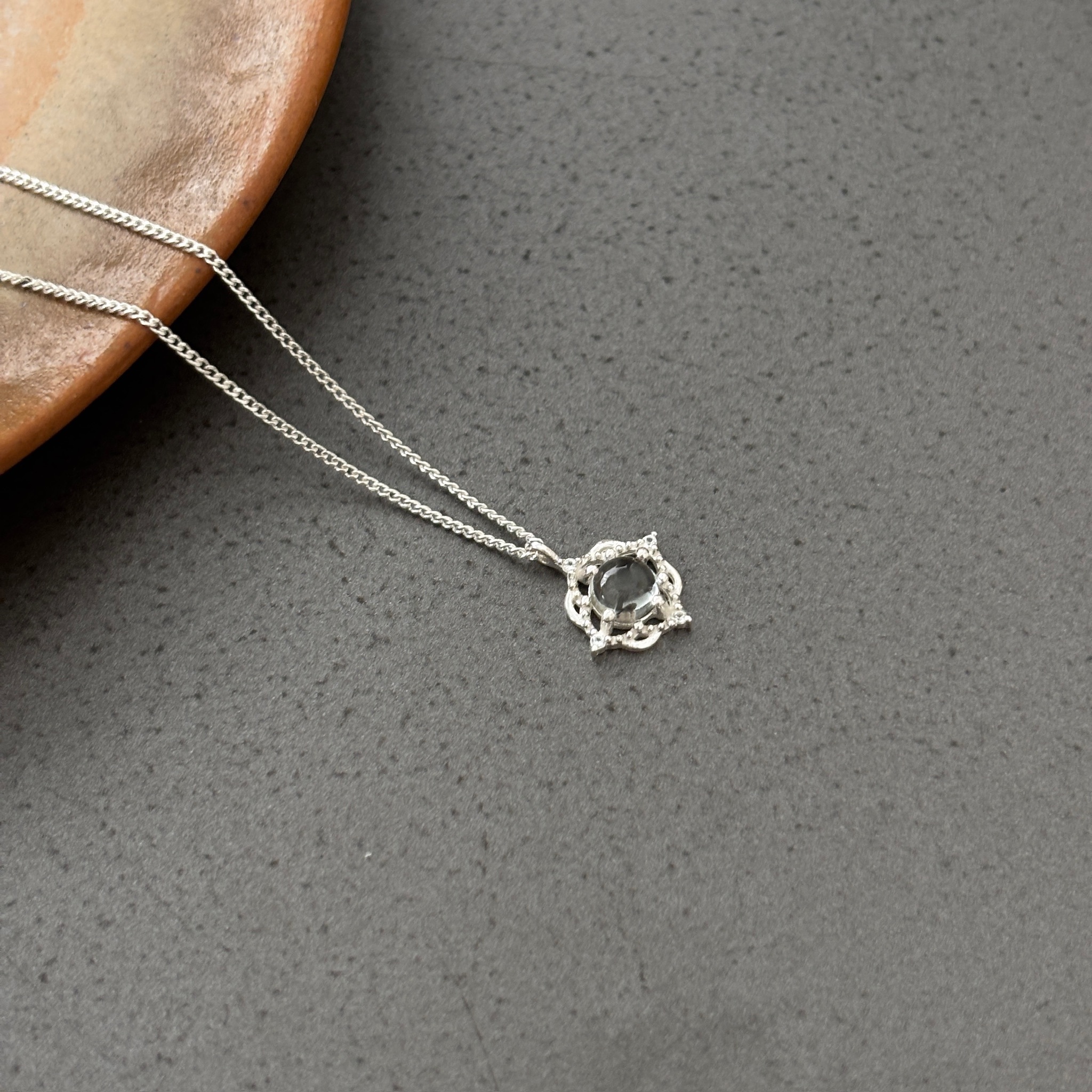 藤蔓綠色紫水晶項鍊